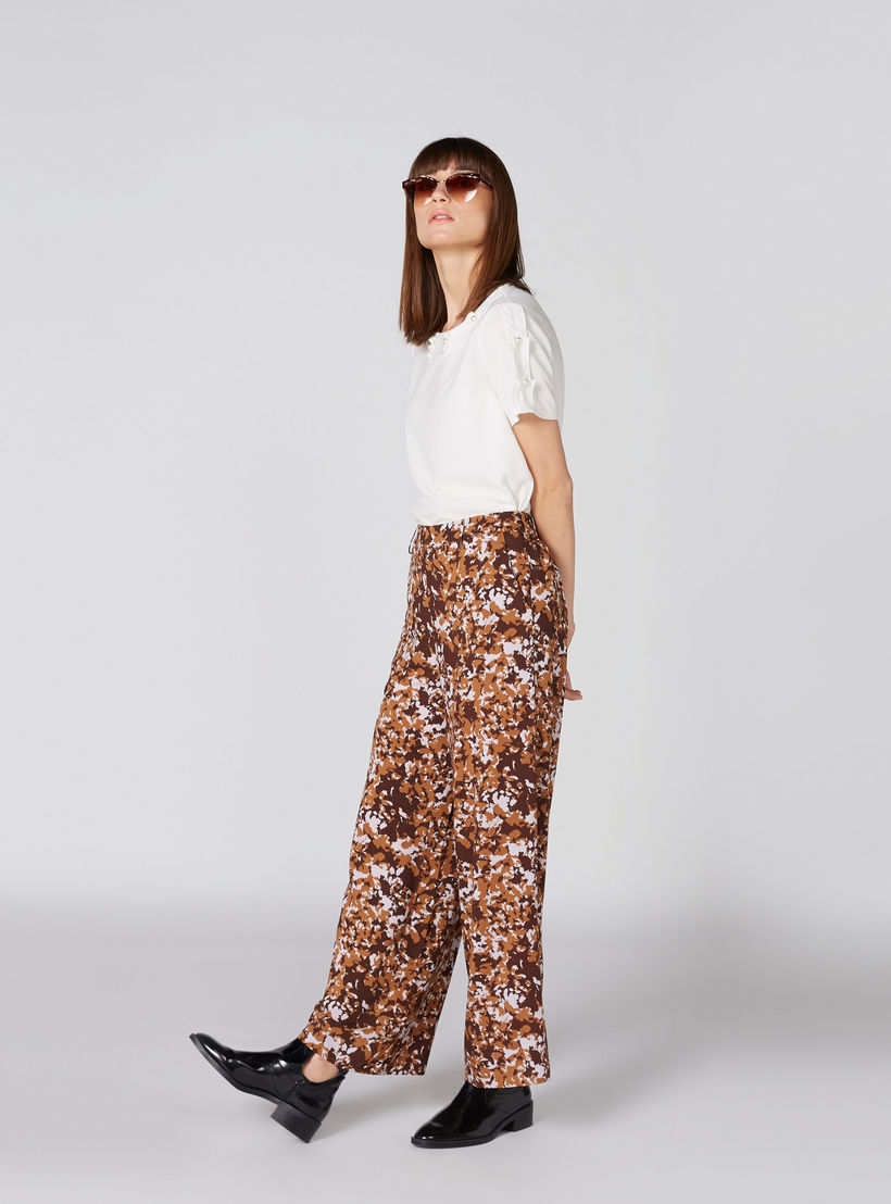 بنطال بالازو طويل بخصر مطّاطي وطبعات-women-clothing-bottoms-trousers-image-3