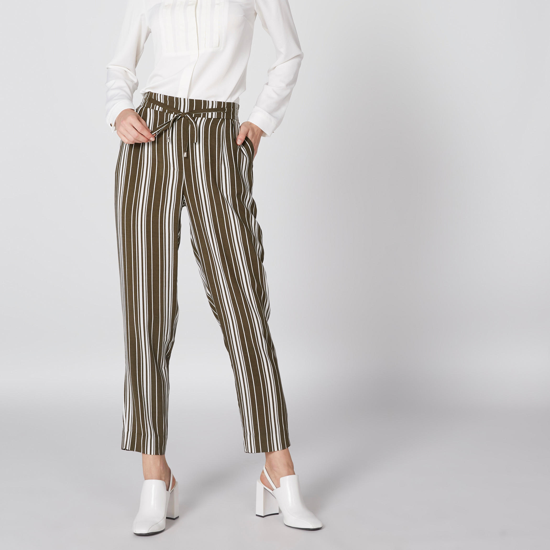 بنطال مقلّم بخصر مطّاطي وأربطة-women-clothing-bottoms-trousers-image-1