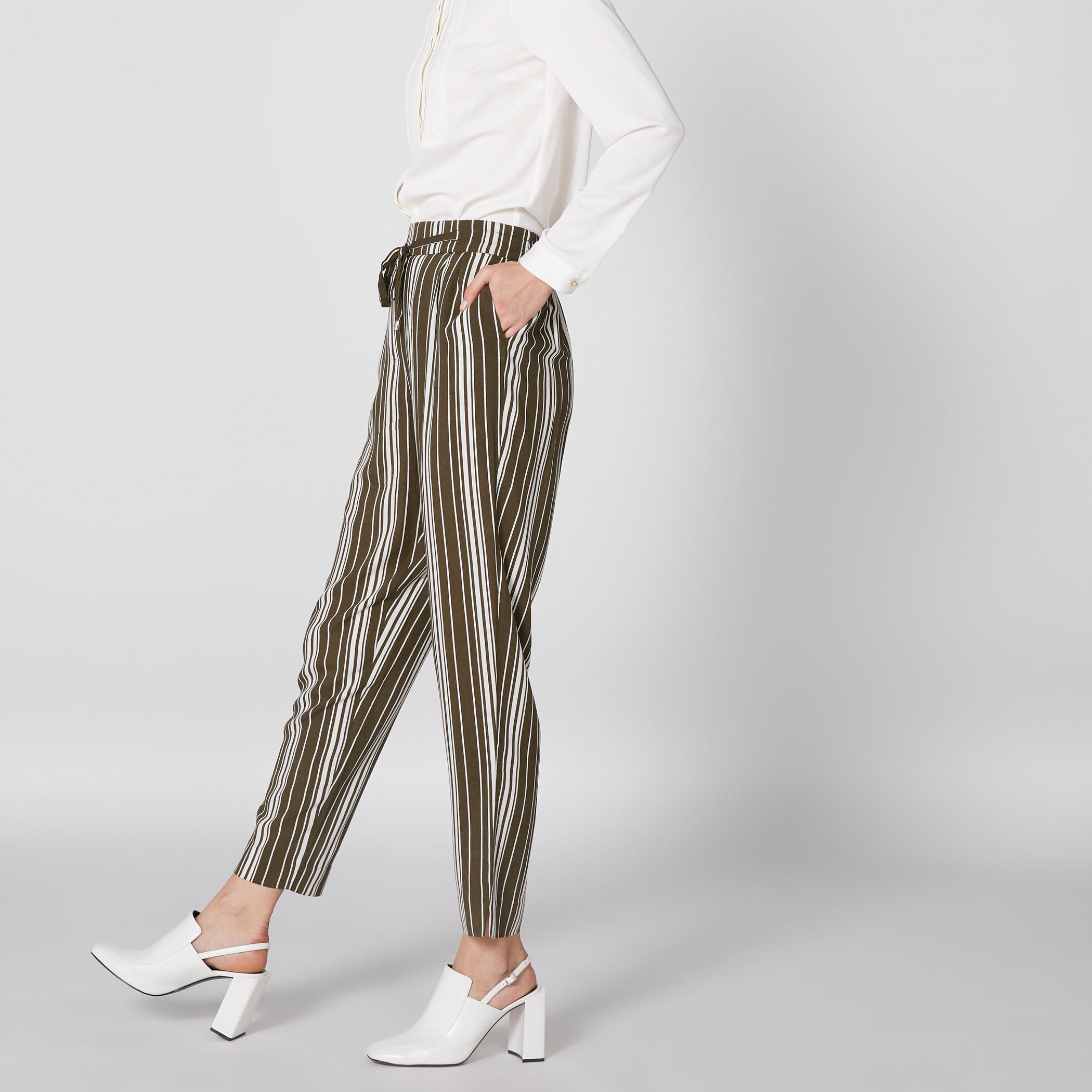 بنطال مقلّم بخصر مطّاطي وأربطة-women-clothing-bottoms-trousers-image-4