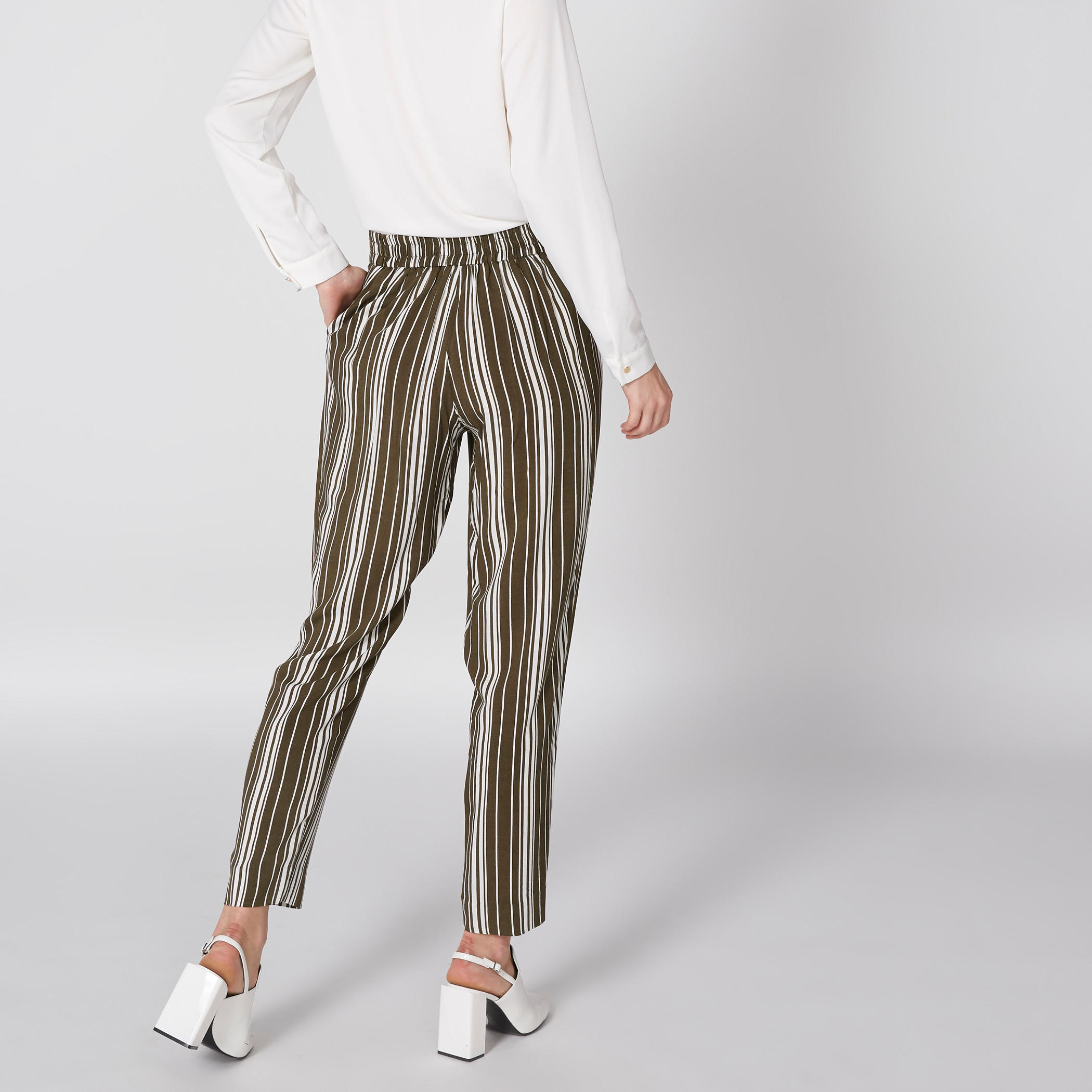 بنطال مقلّم بخصر مطّاطي وأربطة-women-clothing-bottoms-trousers-image-5