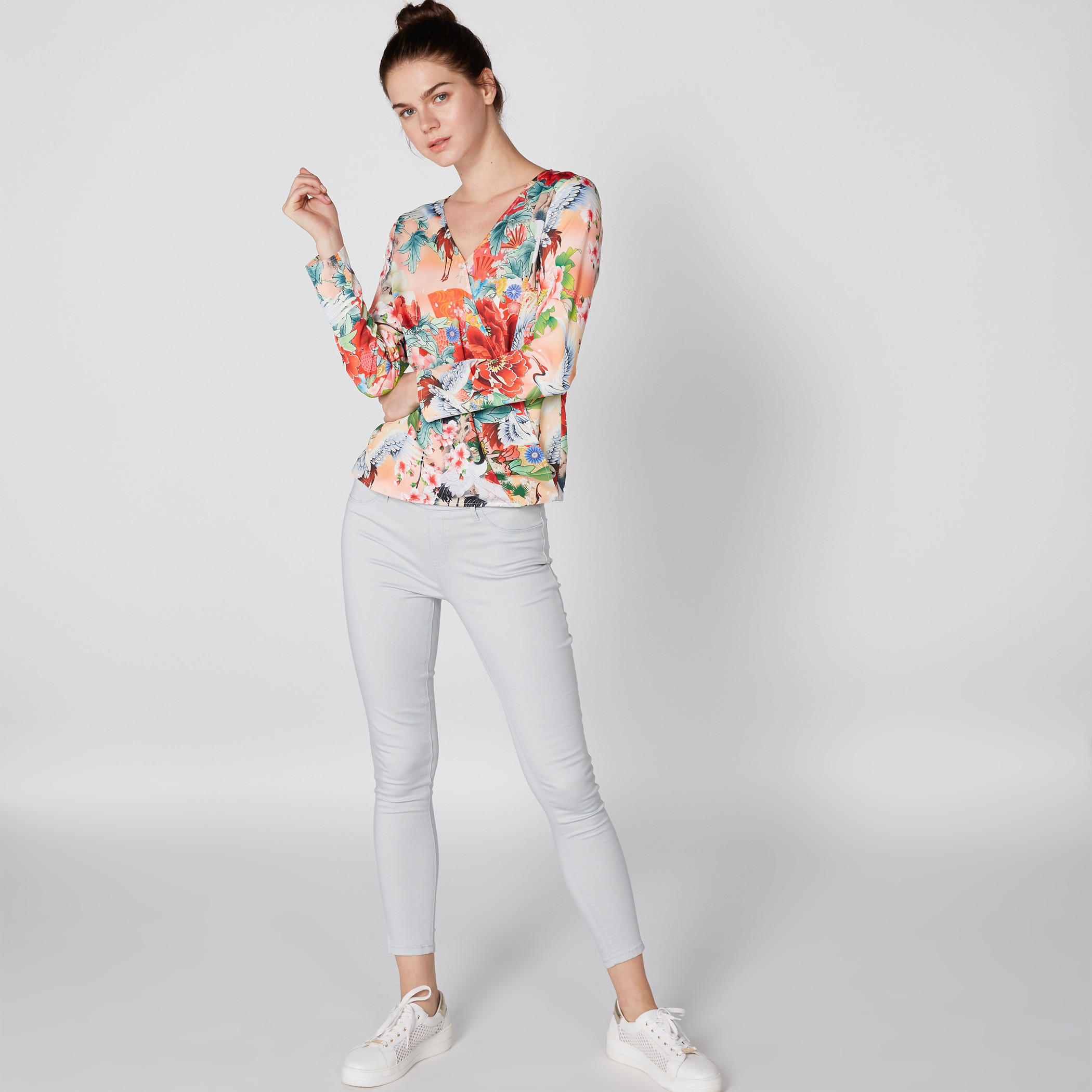 بنطال طويل بقصّة ضيّقة وخصر مطّاطي وجيوب-women-clothing-bottoms-leggings-image-2