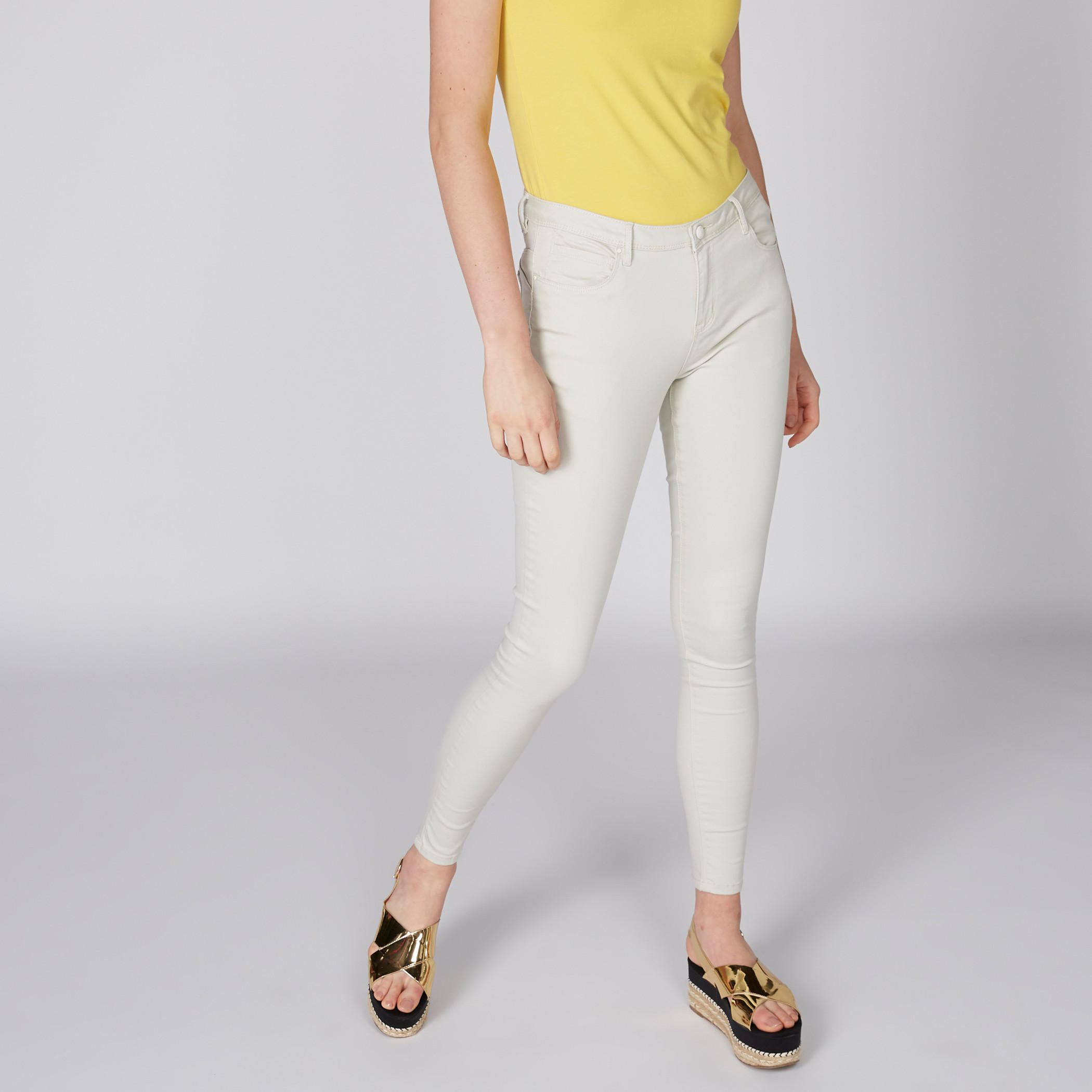 بنطال طويل بزر بقصّة ضيّقة وزر إغلاق وجيوب-women-clothing-bottoms-leggings-image-1