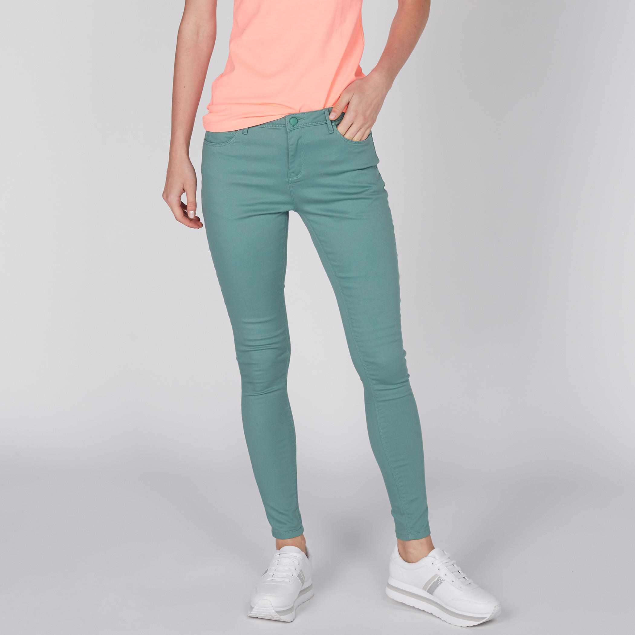 بنطال طويل بزر إغلاق وجيوب-women-clothing-bottoms-trousers-image-1