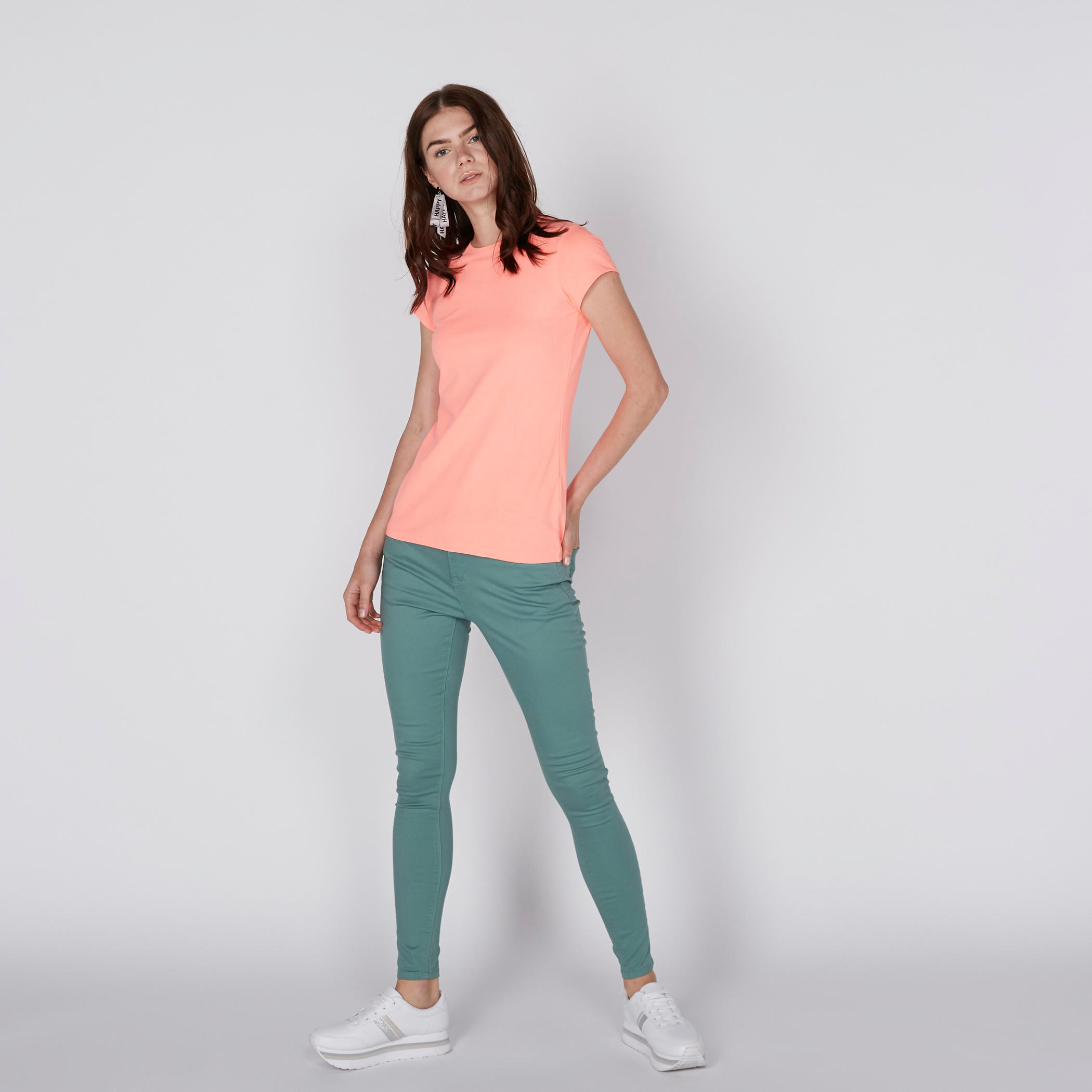 بنطال طويل بزر إغلاق وجيوب-women-clothing-bottoms-trousers-image-2
