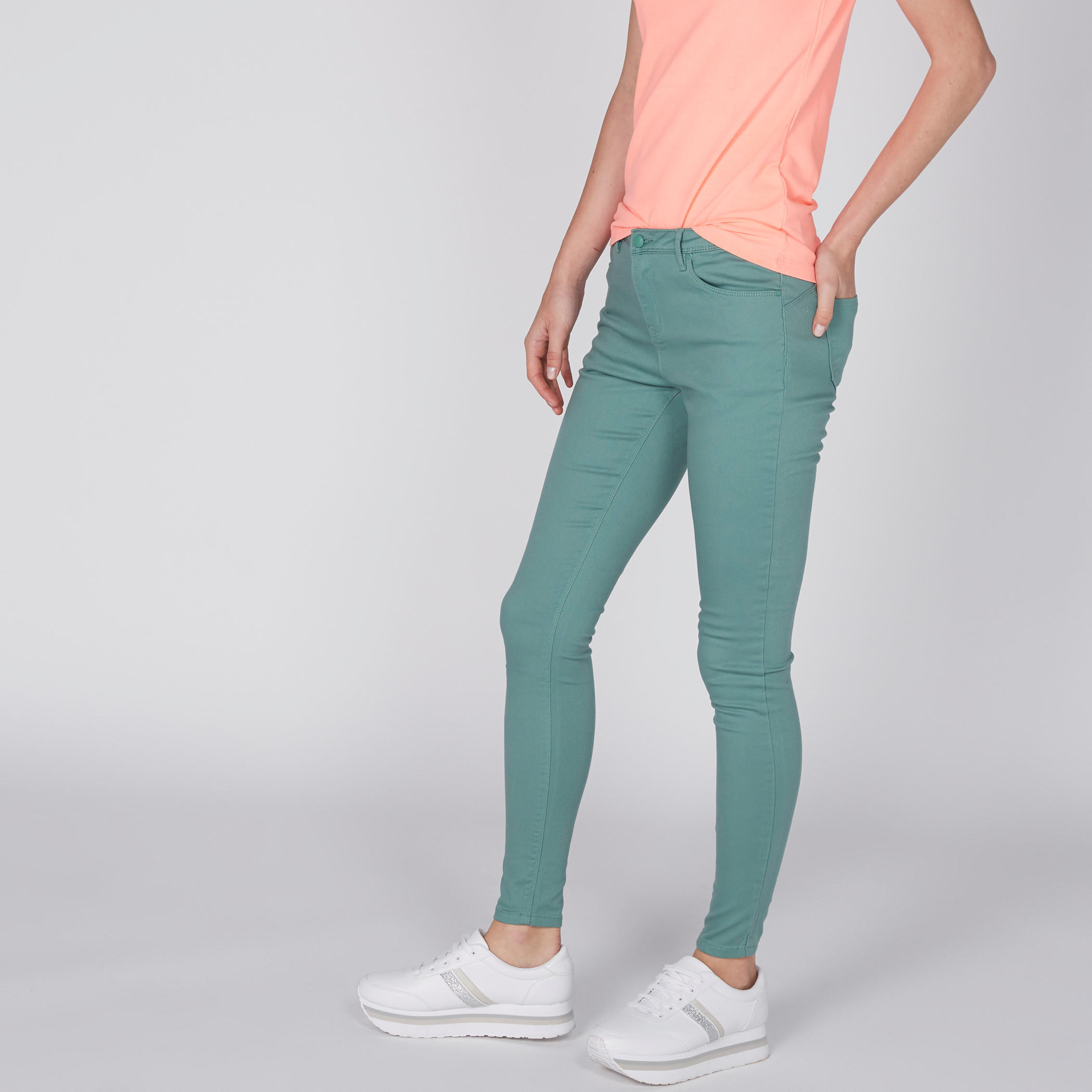 بنطال طويل بزر إغلاق وجيوب-women-clothing-bottoms-trousers-image-4
