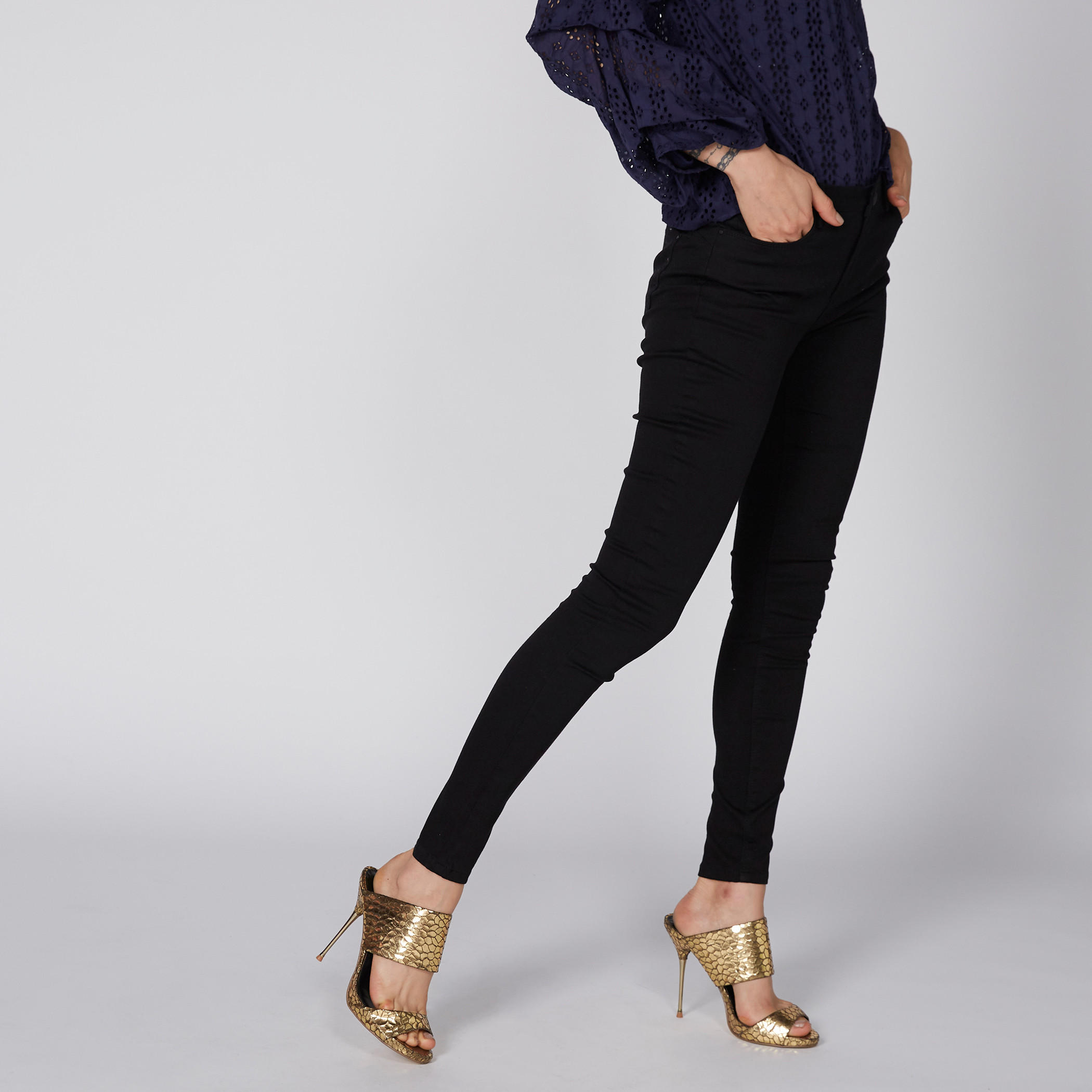 بنطال طويل بجيوب-women-clothing-bottoms-trousers-image-4