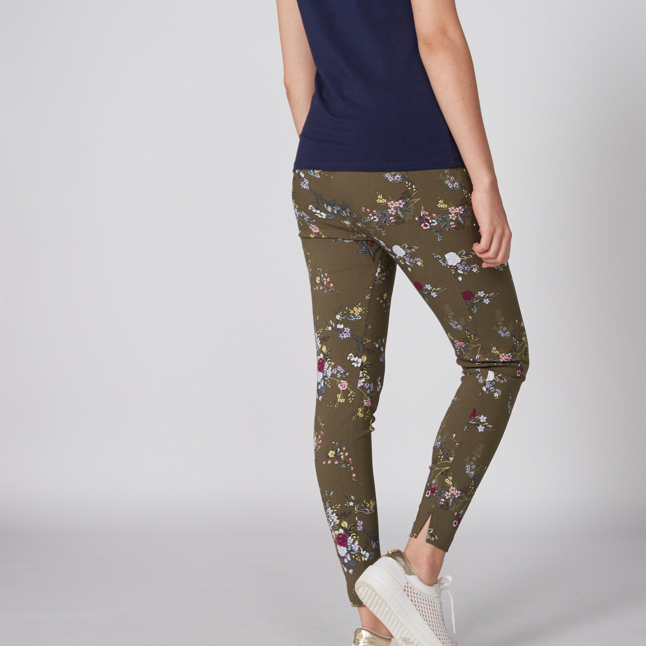 بنطال بقصّة ضيّقة وخصر مطّاطي وطبعات أزهار-women-clothing-bottoms-leggings-image-2
