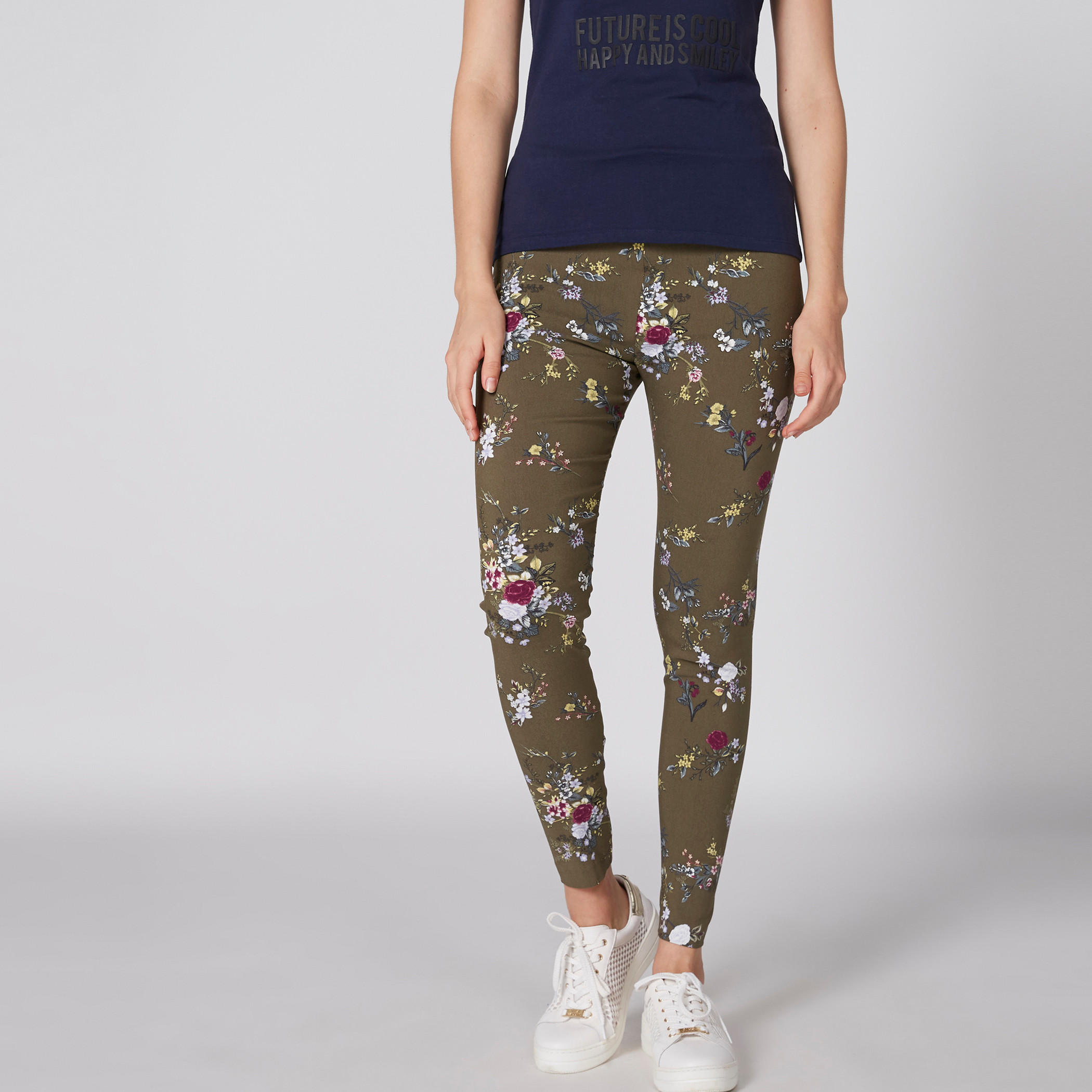 بنطال بقصّة ضيّقة وخصر مطّاطي وطبعات أزهار-women-clothing-bottoms-leggings-image-3