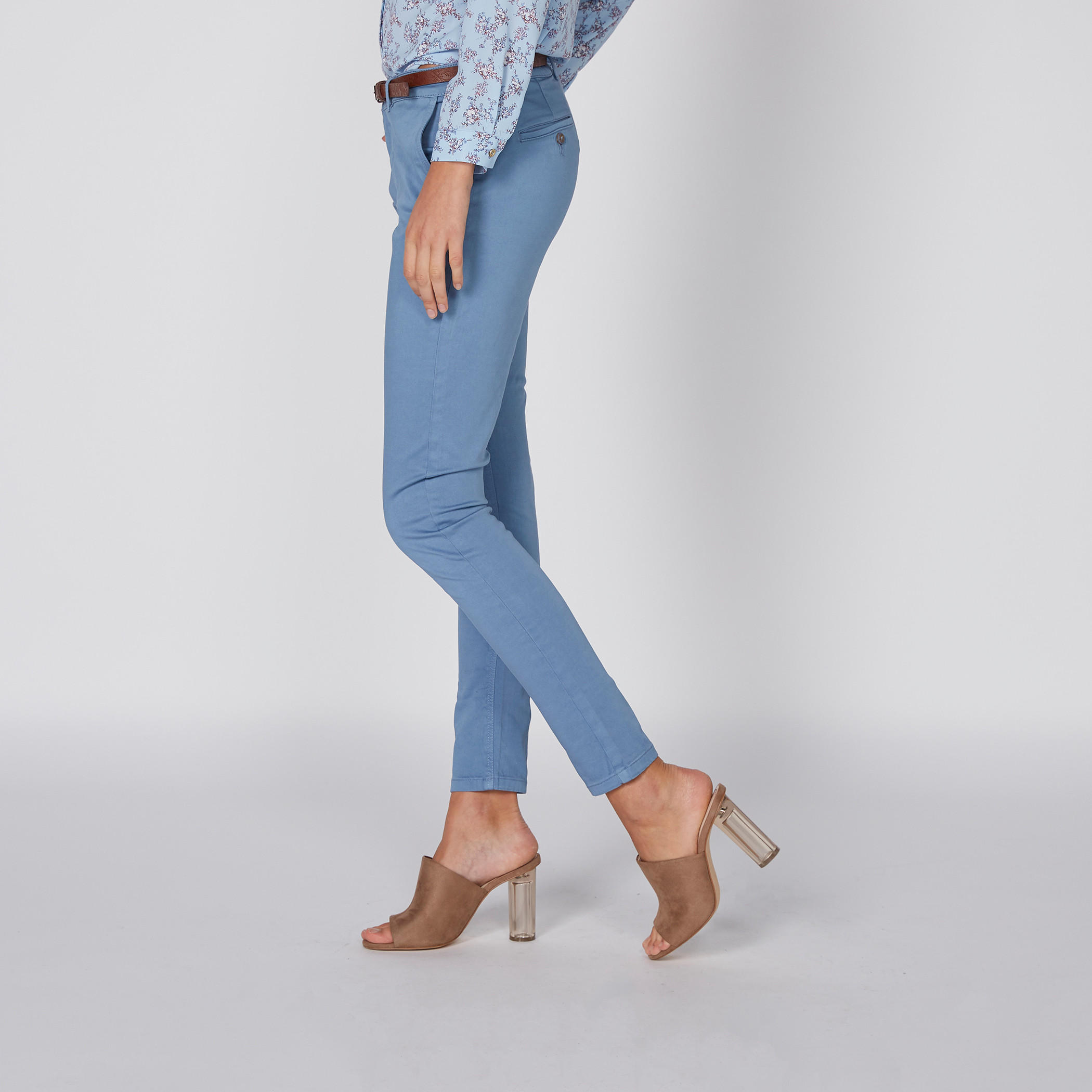بنطال شينو طويل بقصّة ضيقة-women-clothing-bottoms-trousers-image-4