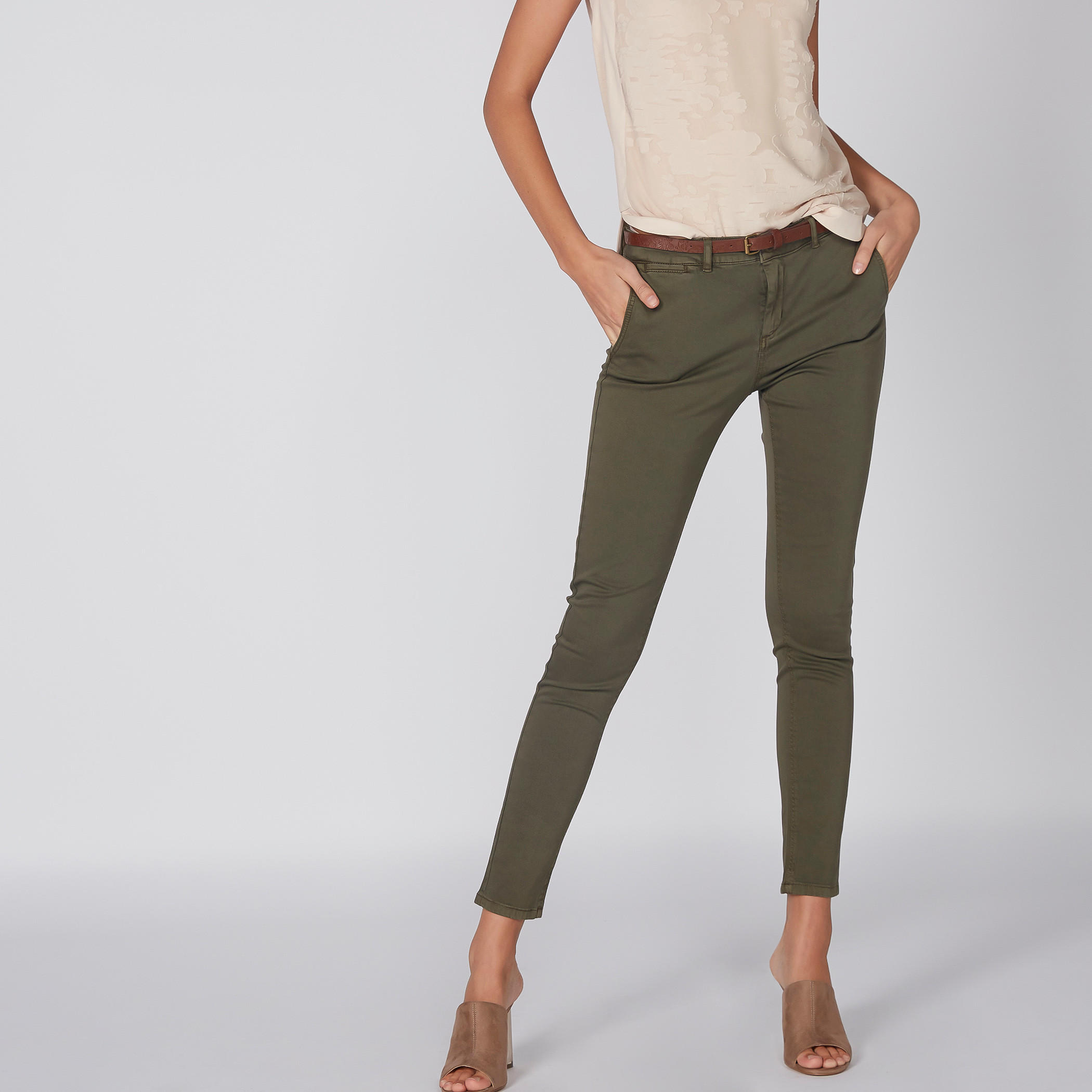 بنطال شينو طويل بجيوب-women-clothing-bottoms-trousers-image-1