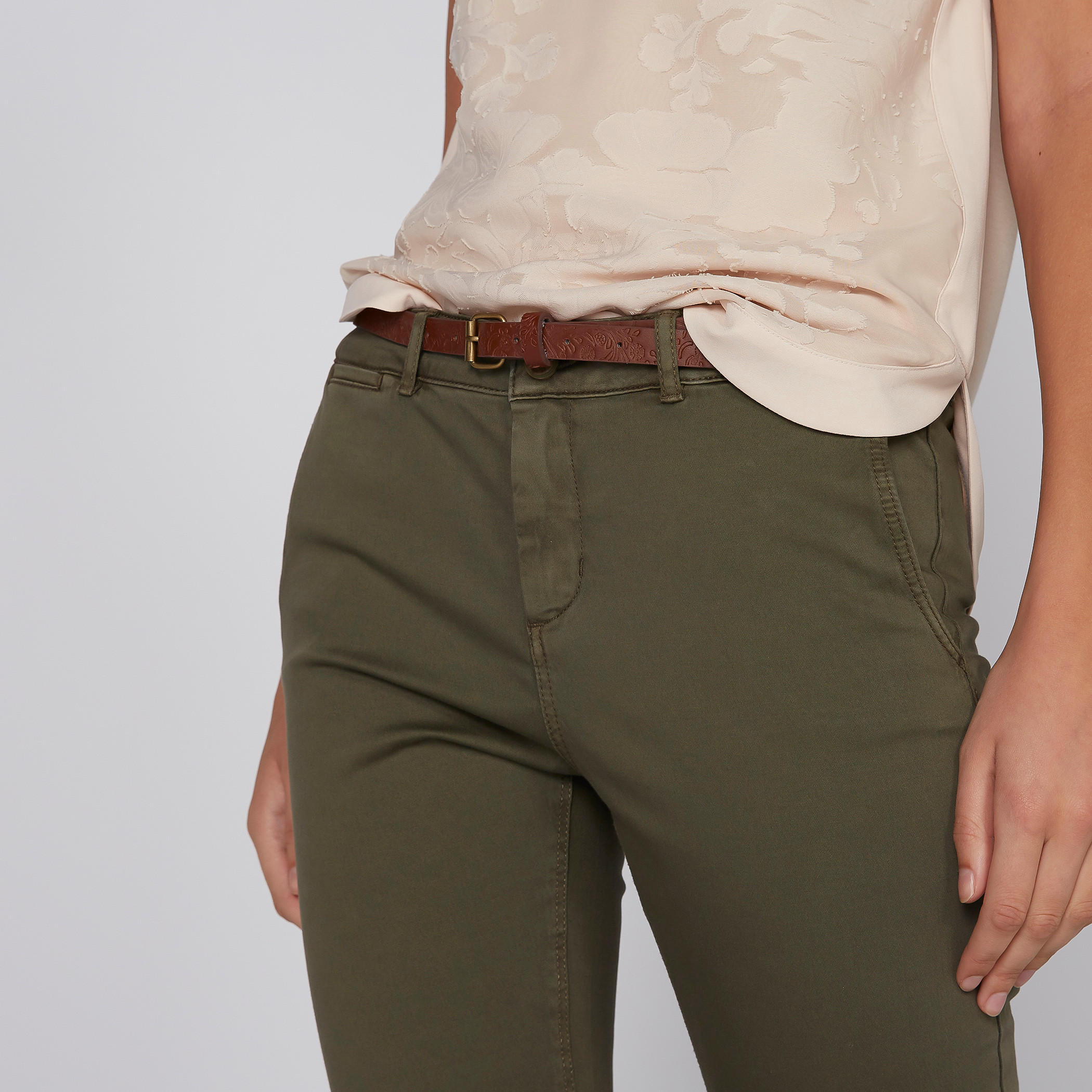 بنطال شينو طويل بجيوب-women-clothing-bottoms-trousers-image-4