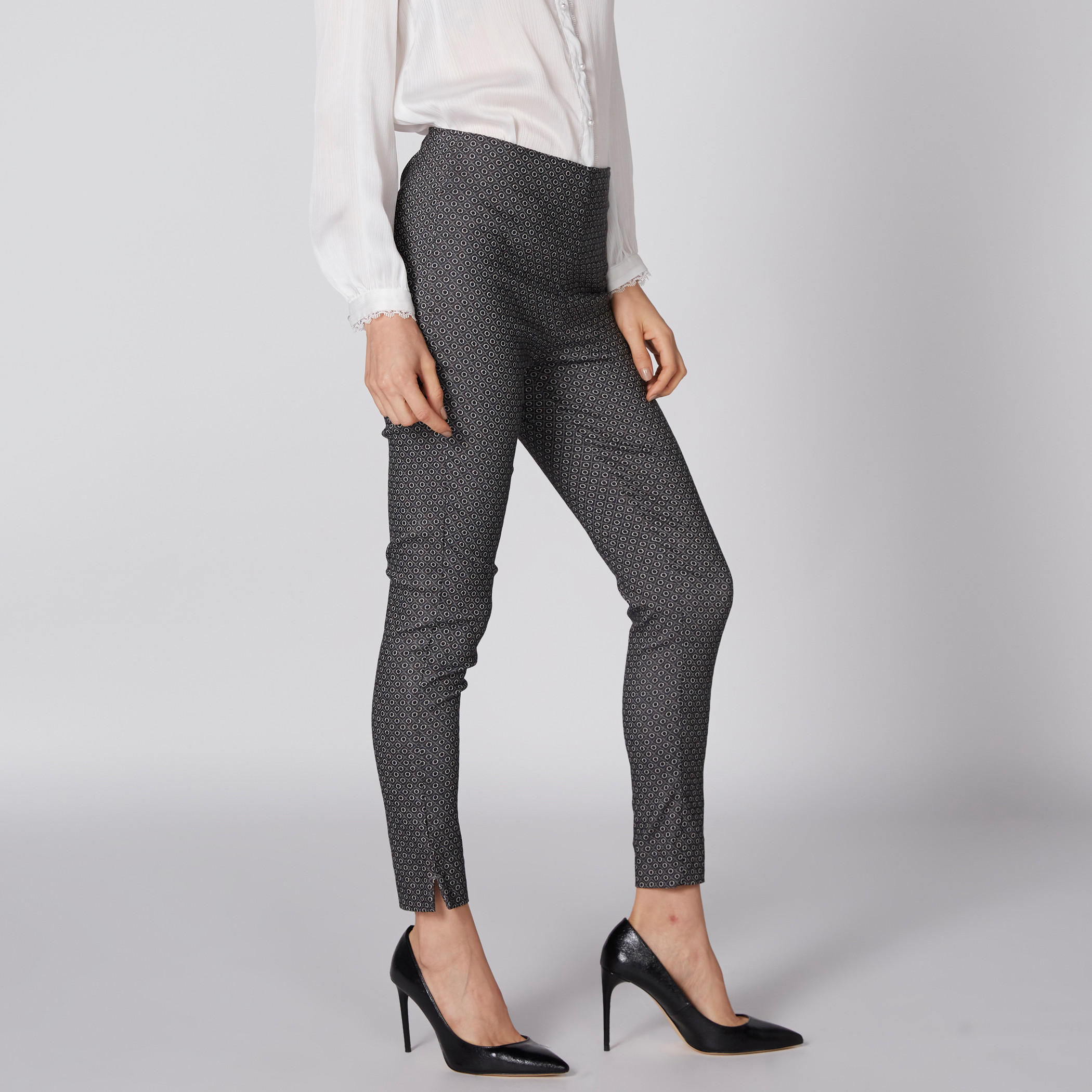 بنطال طويل بسحّاب إغلاق وطبعات-women-clothing-bottoms-trousers-image-4
