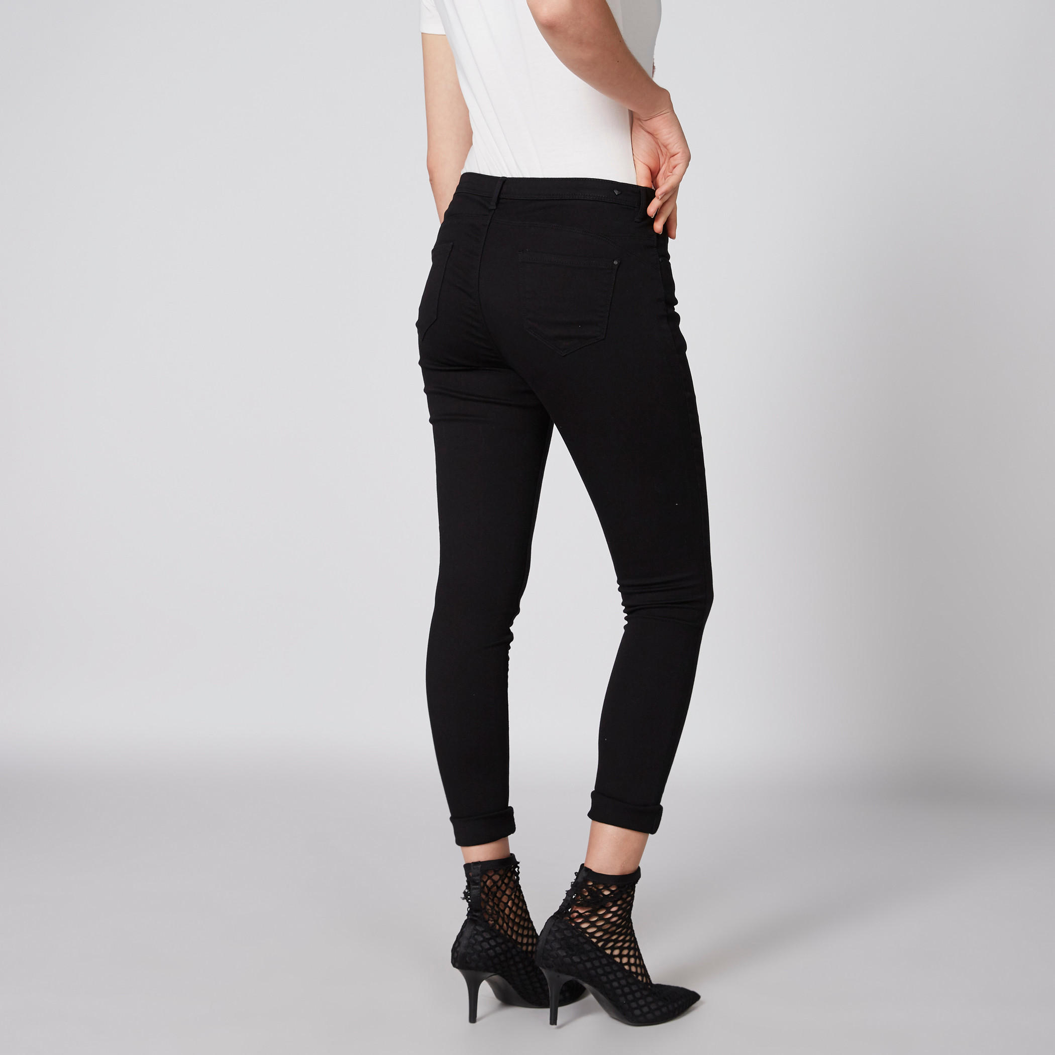 بنطال جينز طويل بزر إغلاق وجيوب-women-clothing-bottoms-jeans-image-2