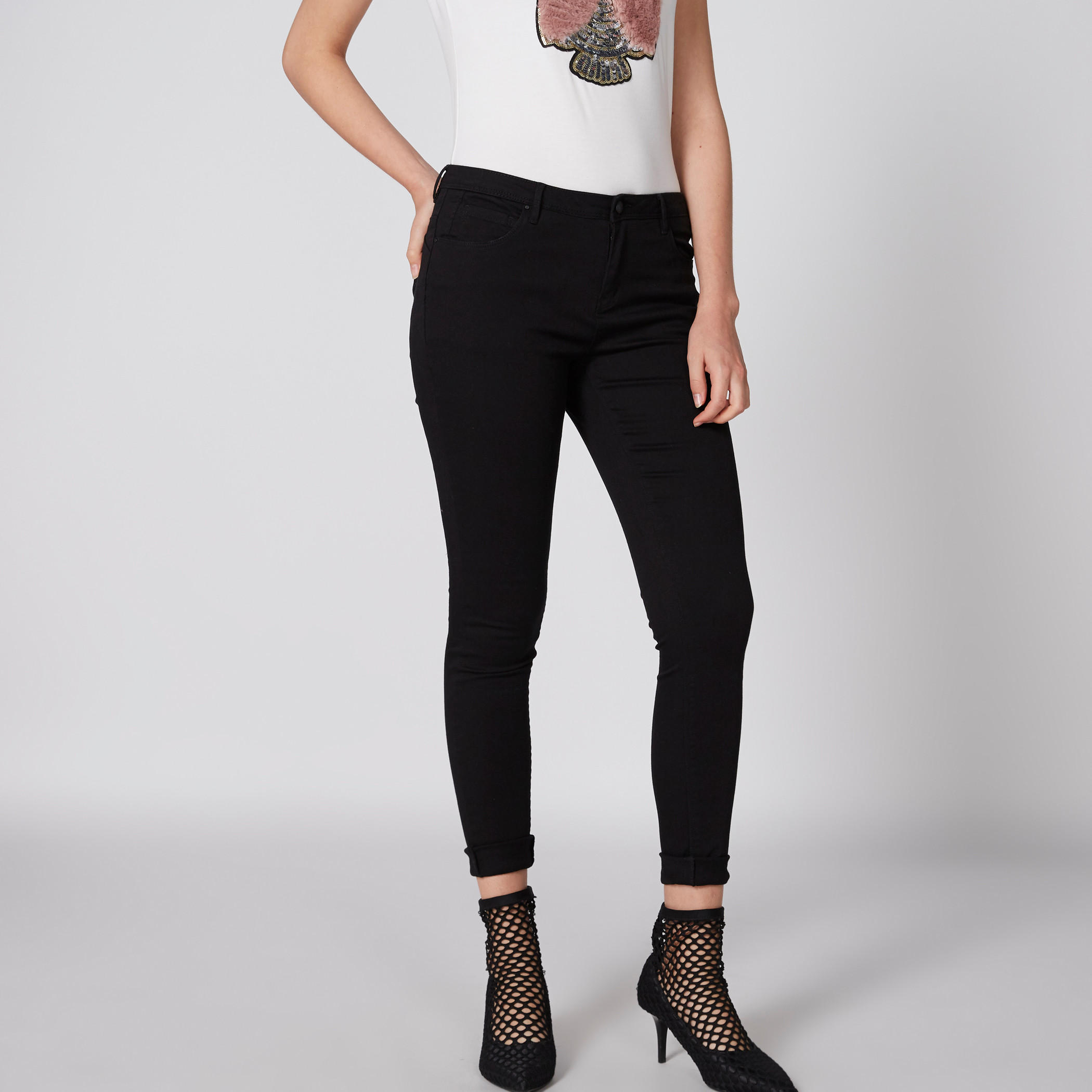 بنطال جينز طويل بزر إغلاق وجيوب-women-clothing-bottoms-jeans-image-3