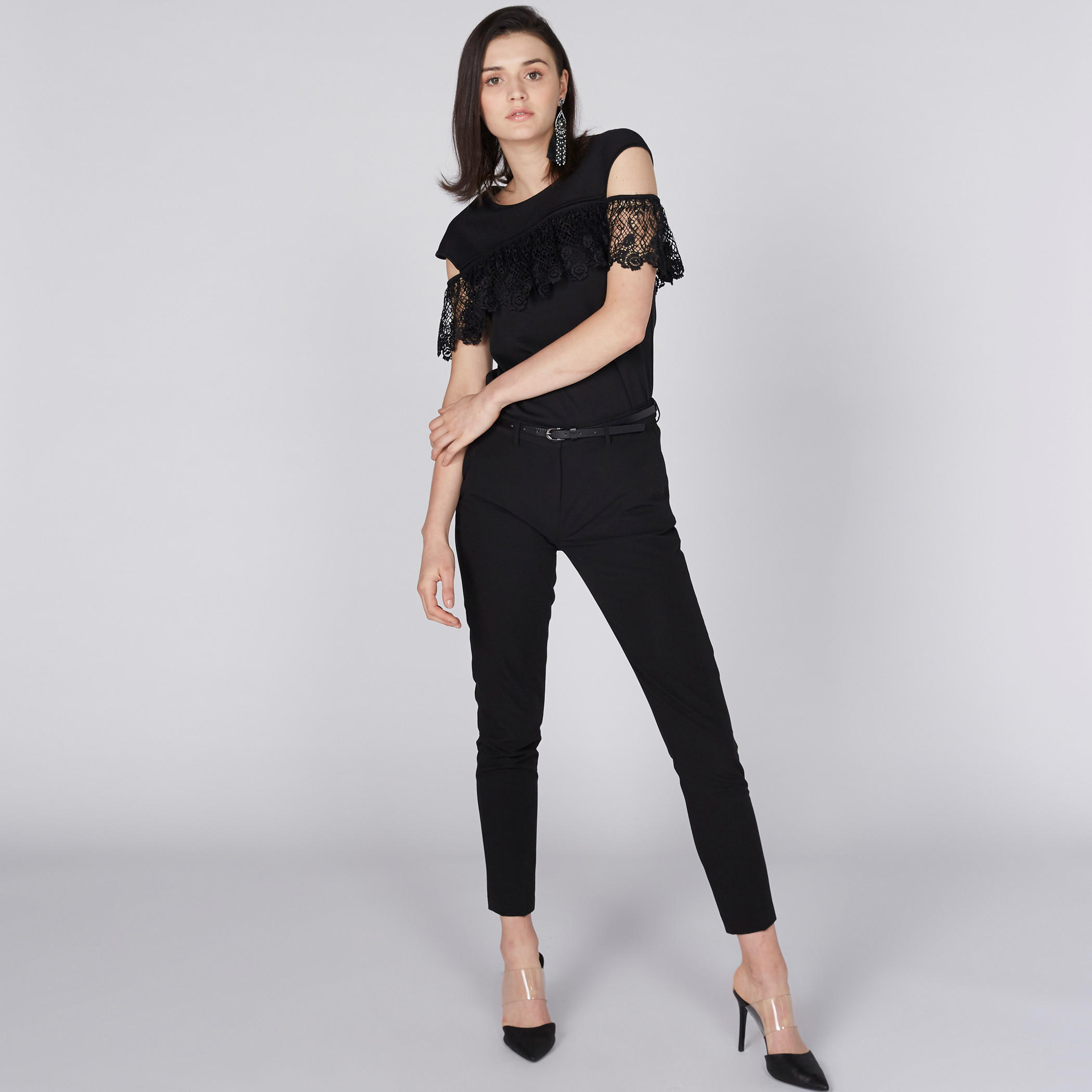 بنطال قصير بجيوب-women-clothing-bottoms-trousers-image-2