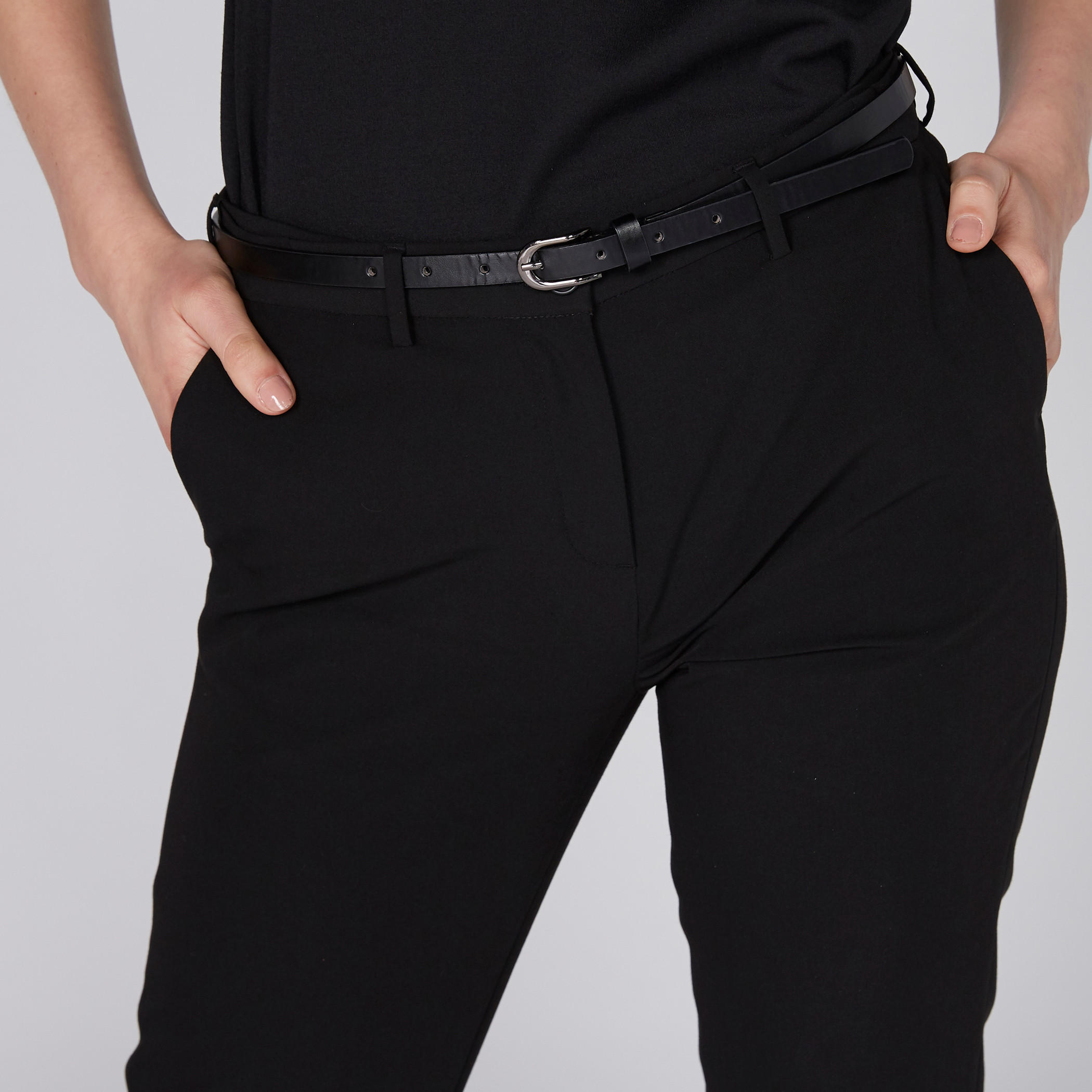 بنطال قصير بجيوب-women-clothing-bottoms-trousers-image-4