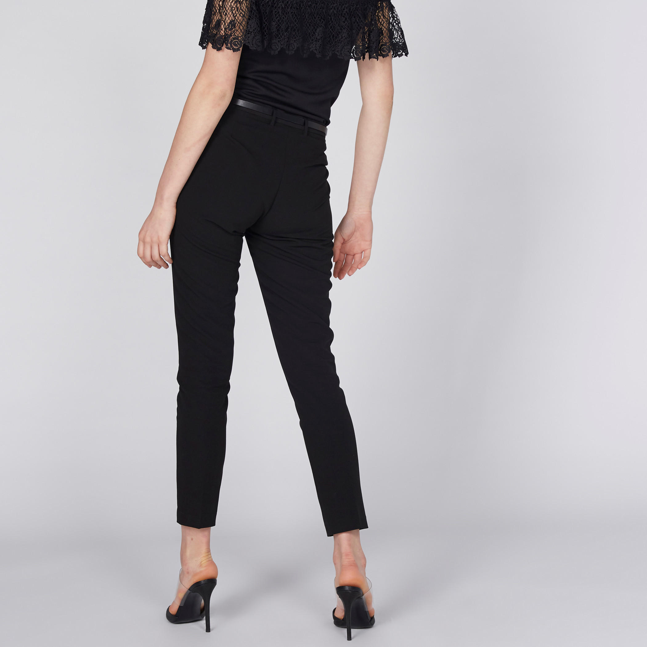 بنطال قصير بجيوب-women-clothing-bottoms-trousers-image-5