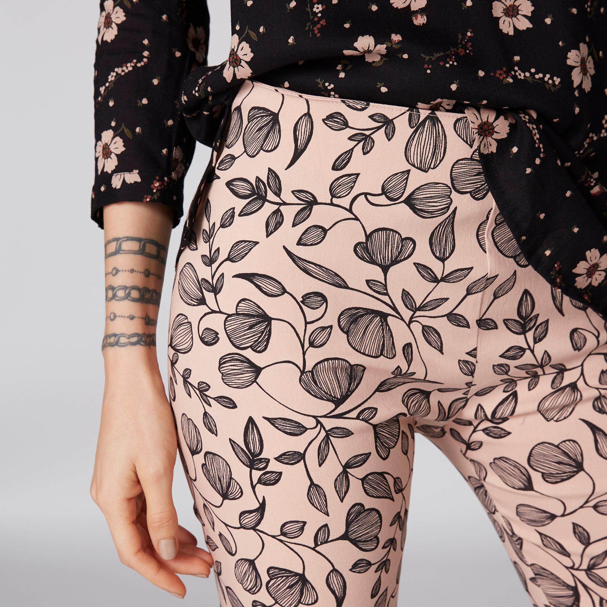 بنطال طويل بطبعات-women-clothing-bottoms-trousers-image-3