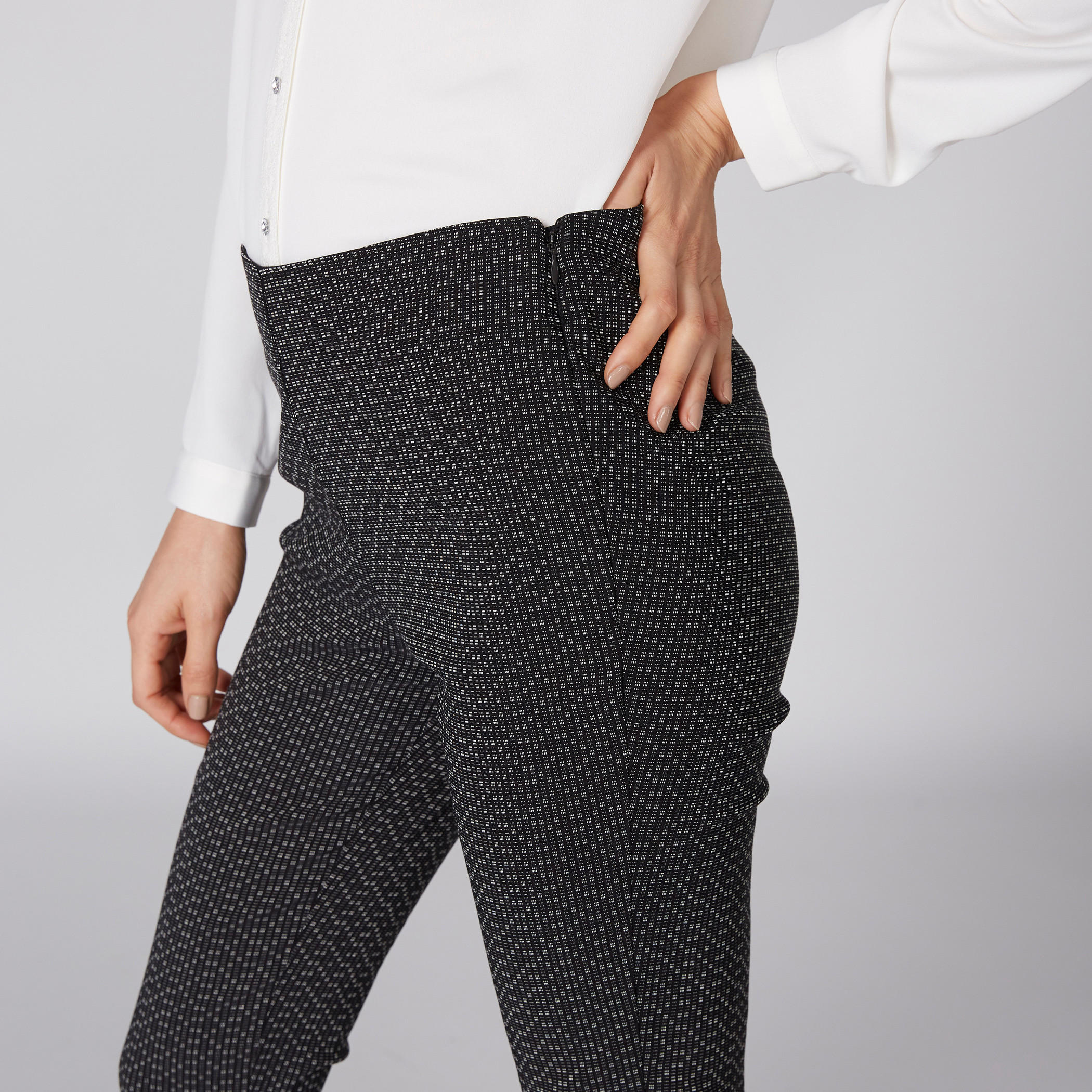 بنطال طويل بسحّاب إغلاق وطبعات-women-clothing-bottoms-trousers-image-2