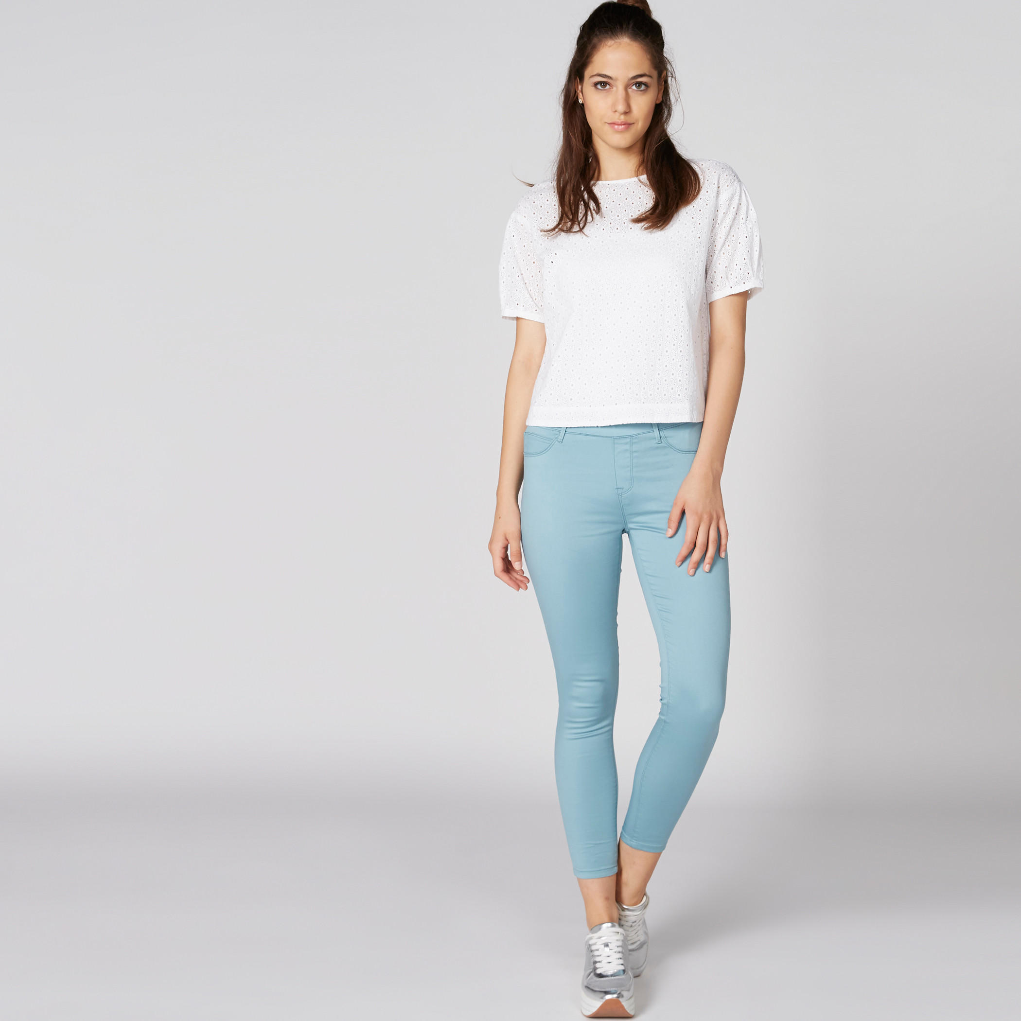 بنطال طويل بقصّة ضيّقة وخصر مطّاطي وجيوب-women-clothing-bottoms-leggings-image-3