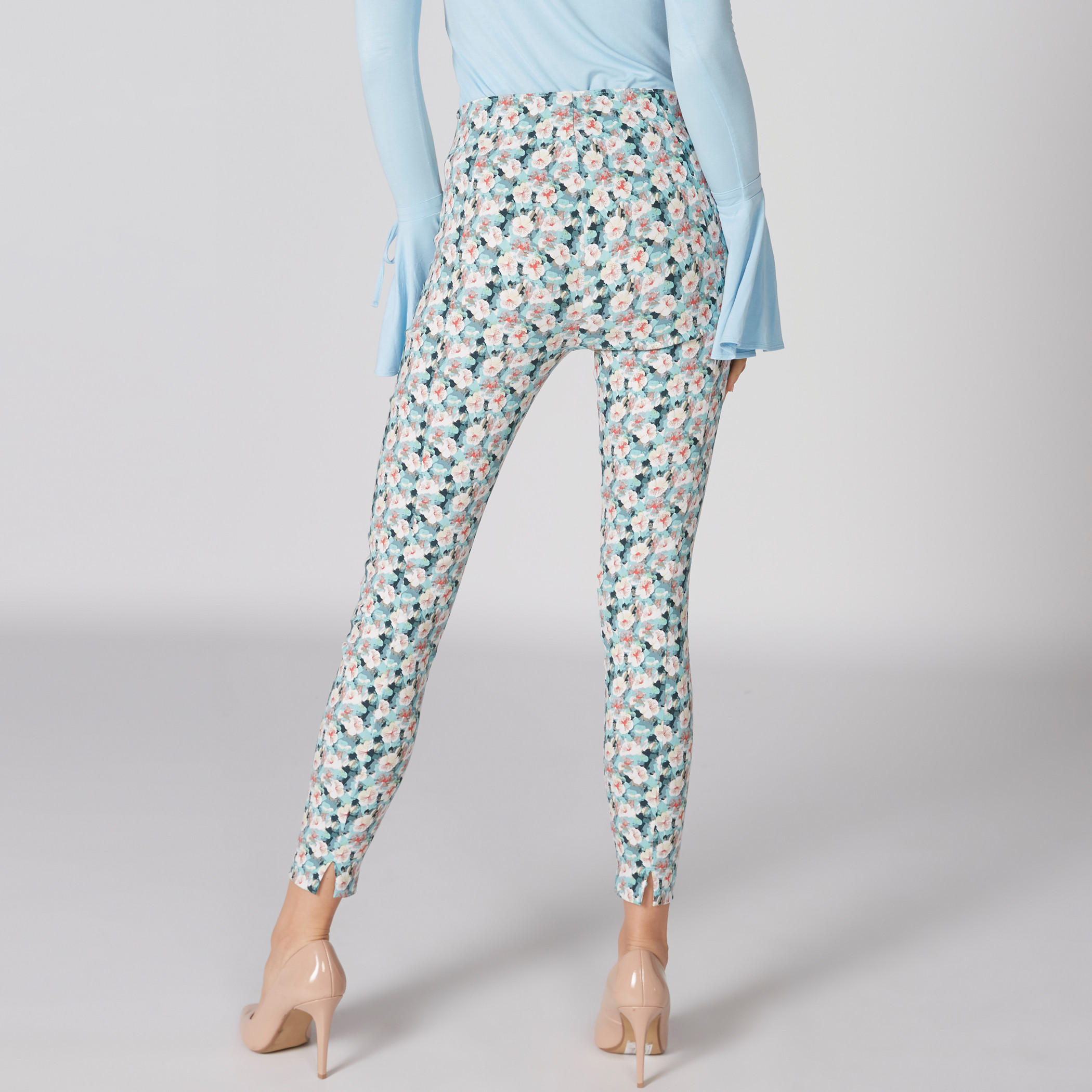 بنطال ليقنز طويل بخصر مطّاطي وطبعات-women-clothing-bottoms-leggings-image-2