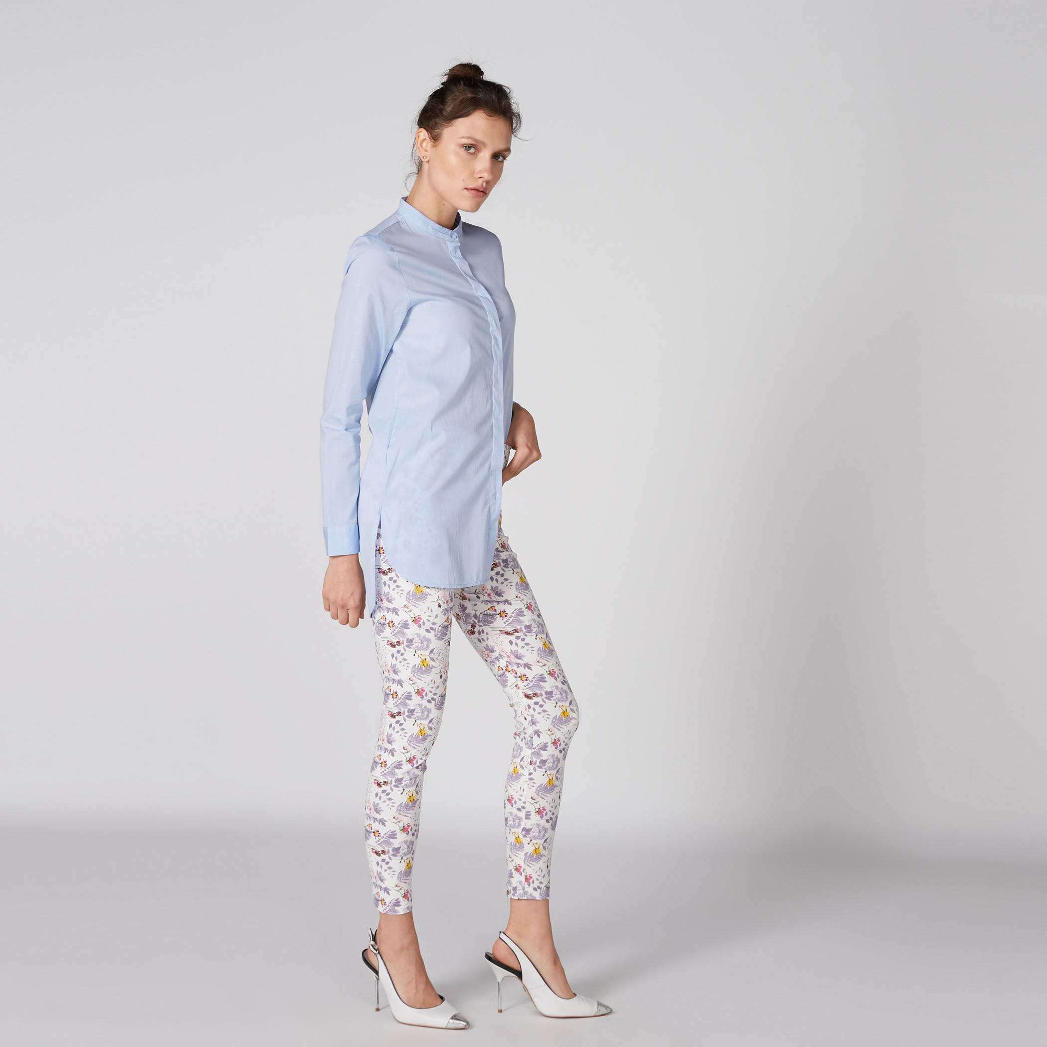 بنطال قصير بقصّة ضيّقة وفتحة وطبعات أزهار-women-clothing-bottoms-leggings-image-1