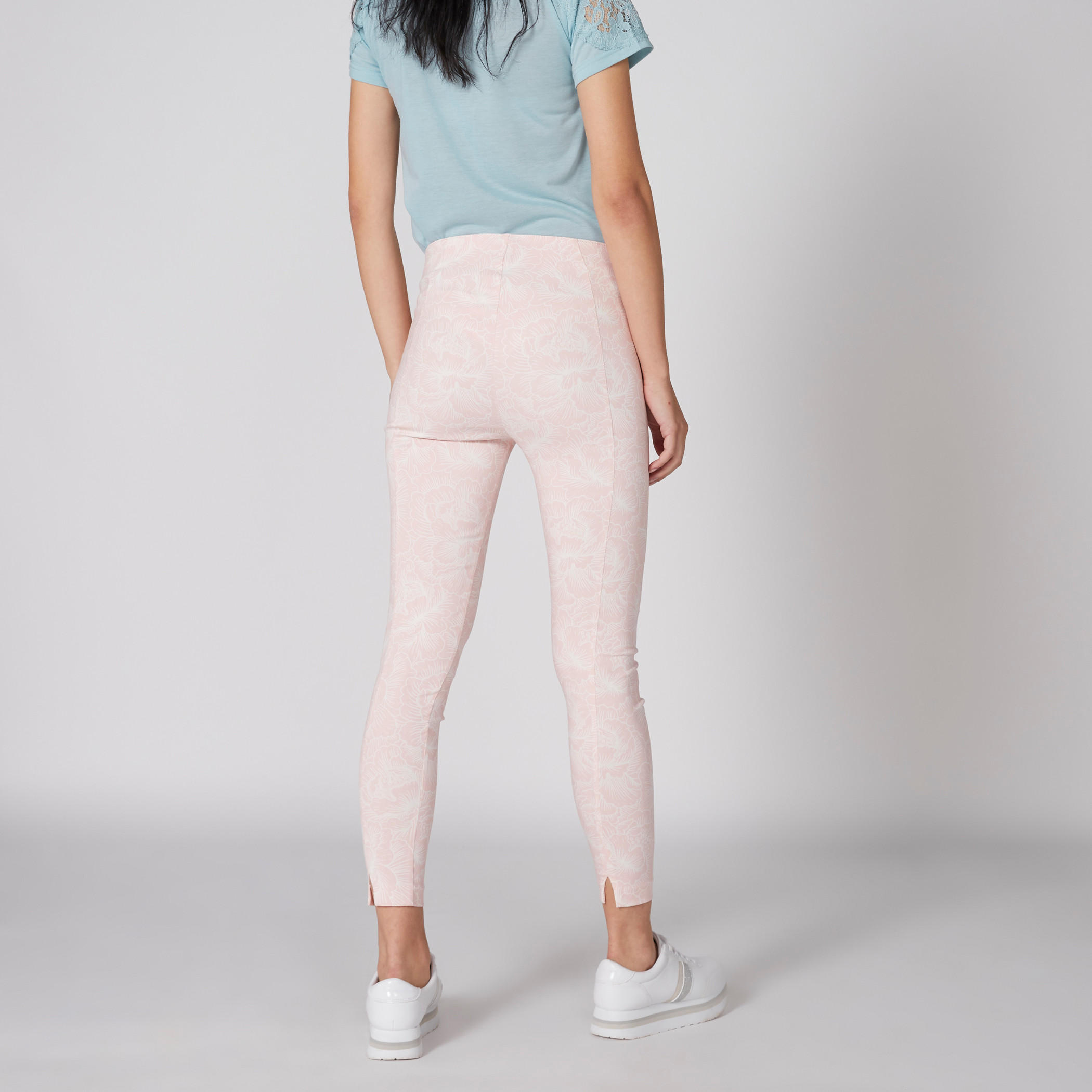 بنطال بقصّة ضيّقة وخصر مطّاطي وطبعات-women-clothing-bottoms-leggings-image-2