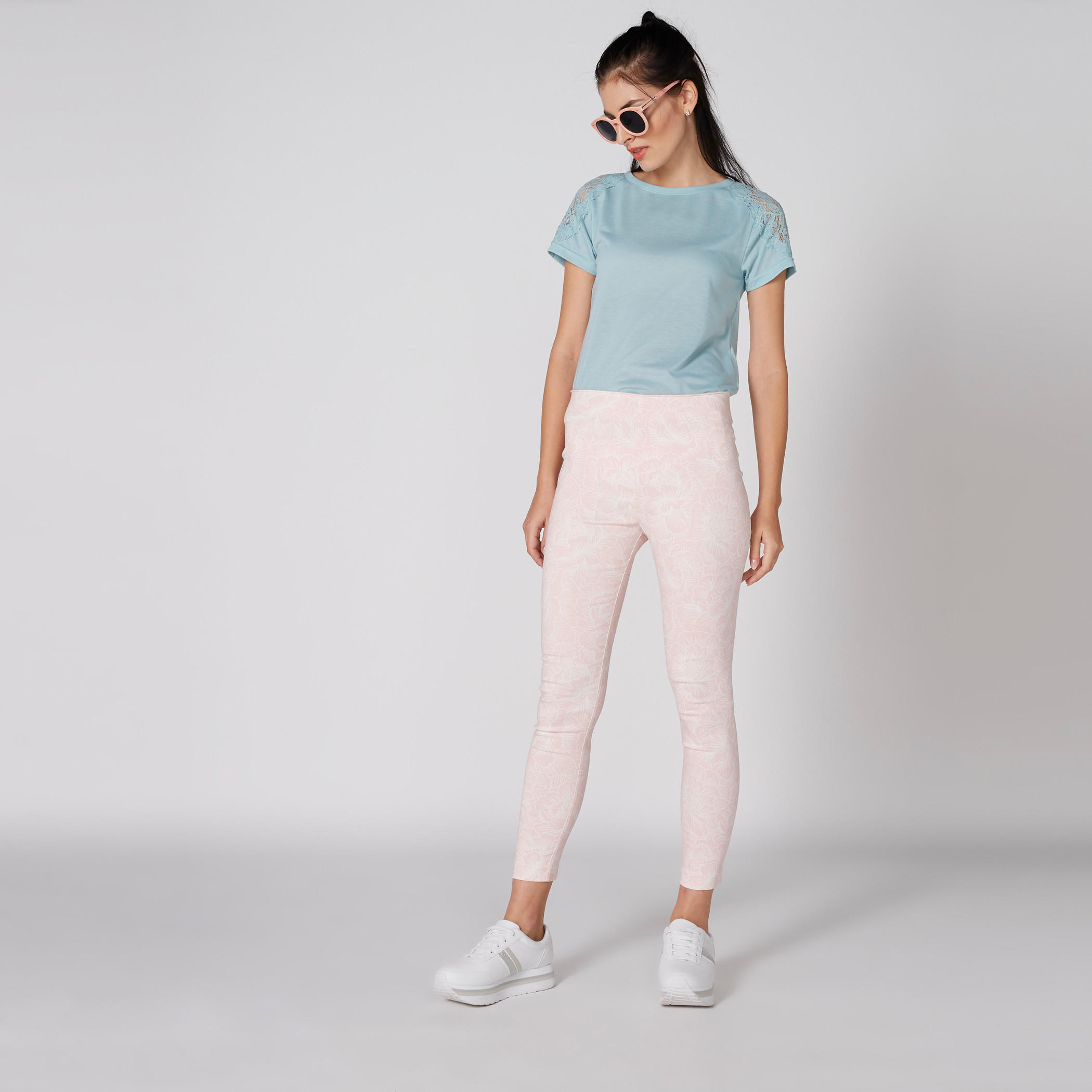 بنطال بقصّة ضيّقة وخصر مطّاطي وطبعات-women-clothing-bottoms-leggings-image-3