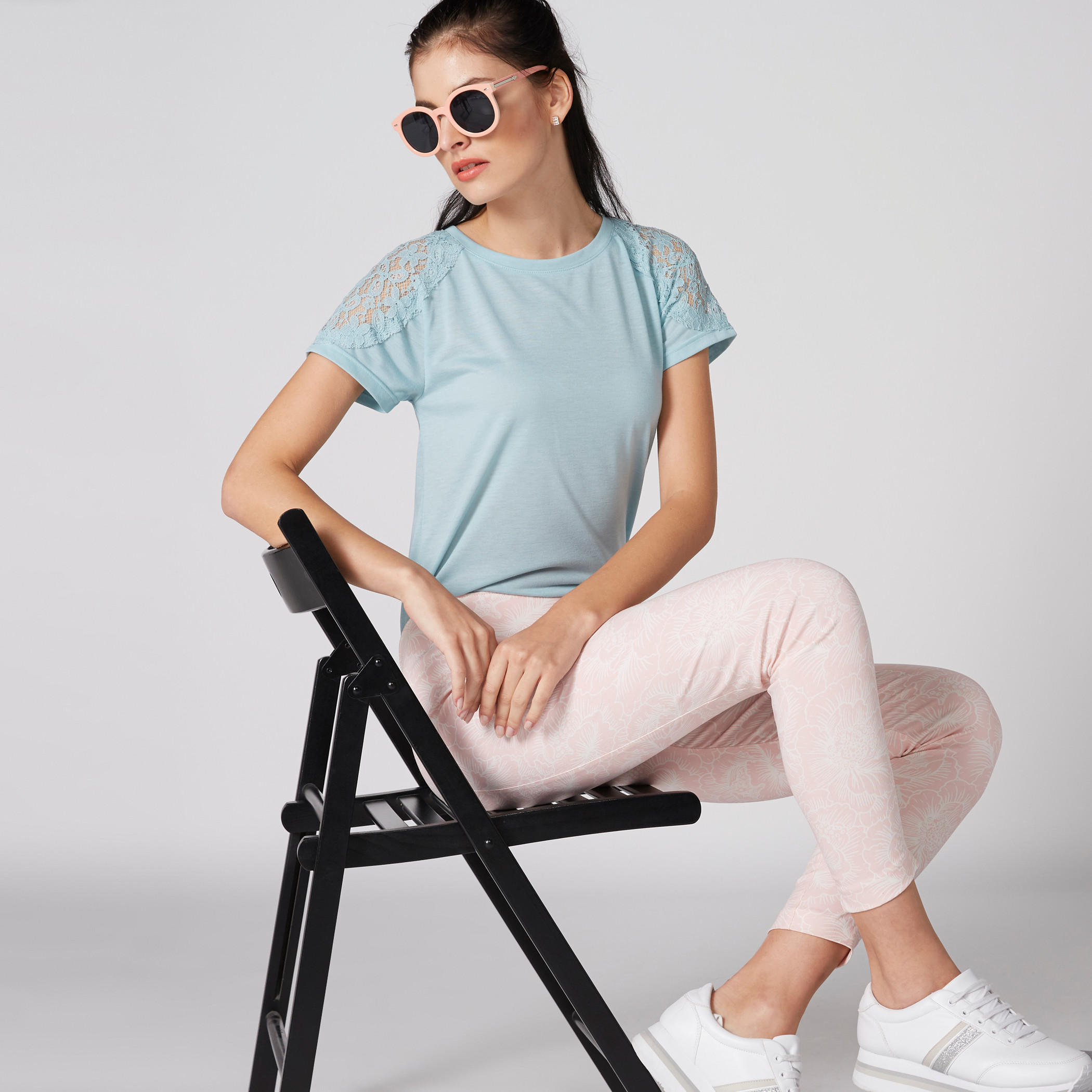 بنطال بقصّة ضيّقة وخصر مطّاطي وطبعات-women-clothing-bottoms-leggings-image-4