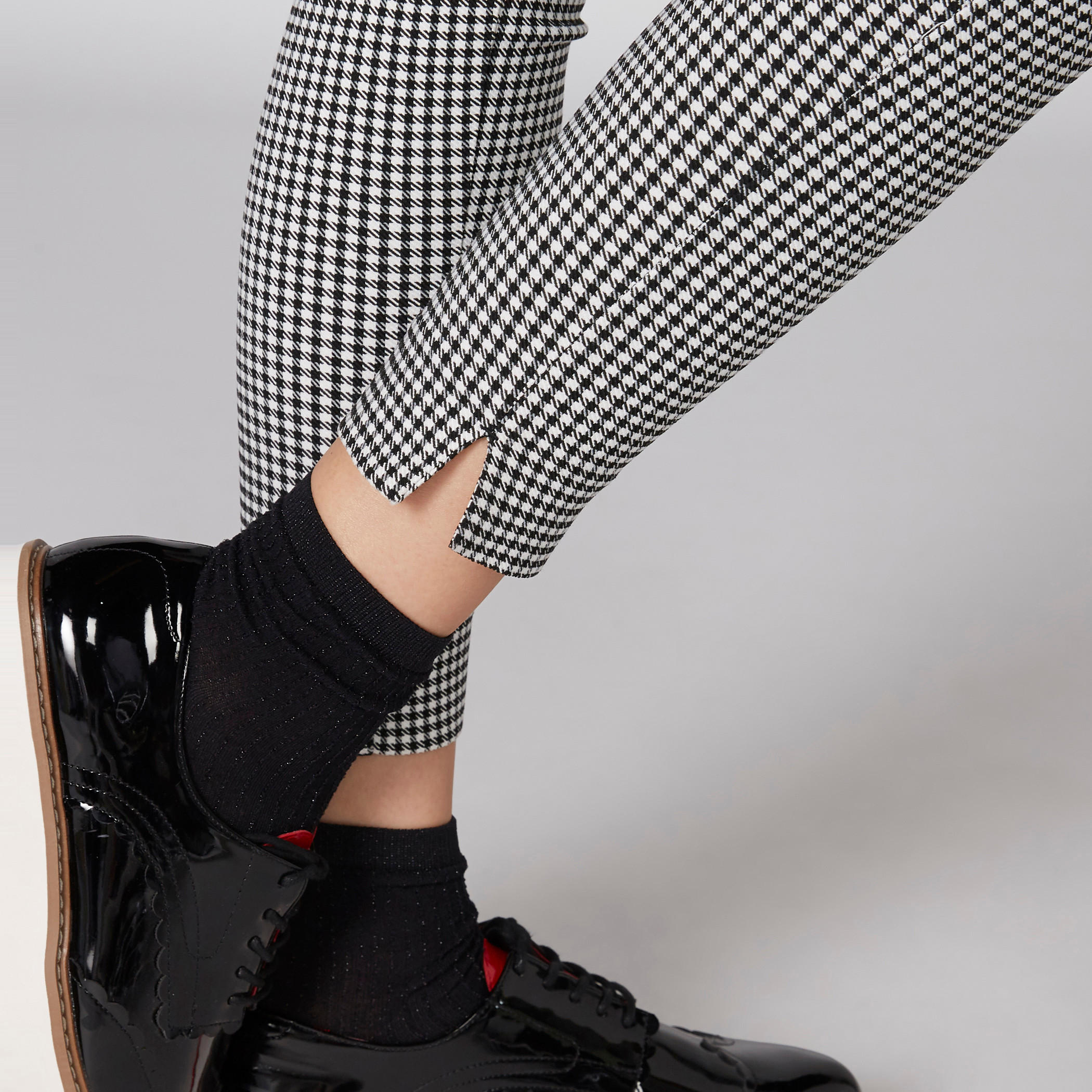 بنطال طويل كاروهات بقصّة ضيّقة وسحاب إغلاق وفتحة-women-clothing-bottoms-leggings-image-4