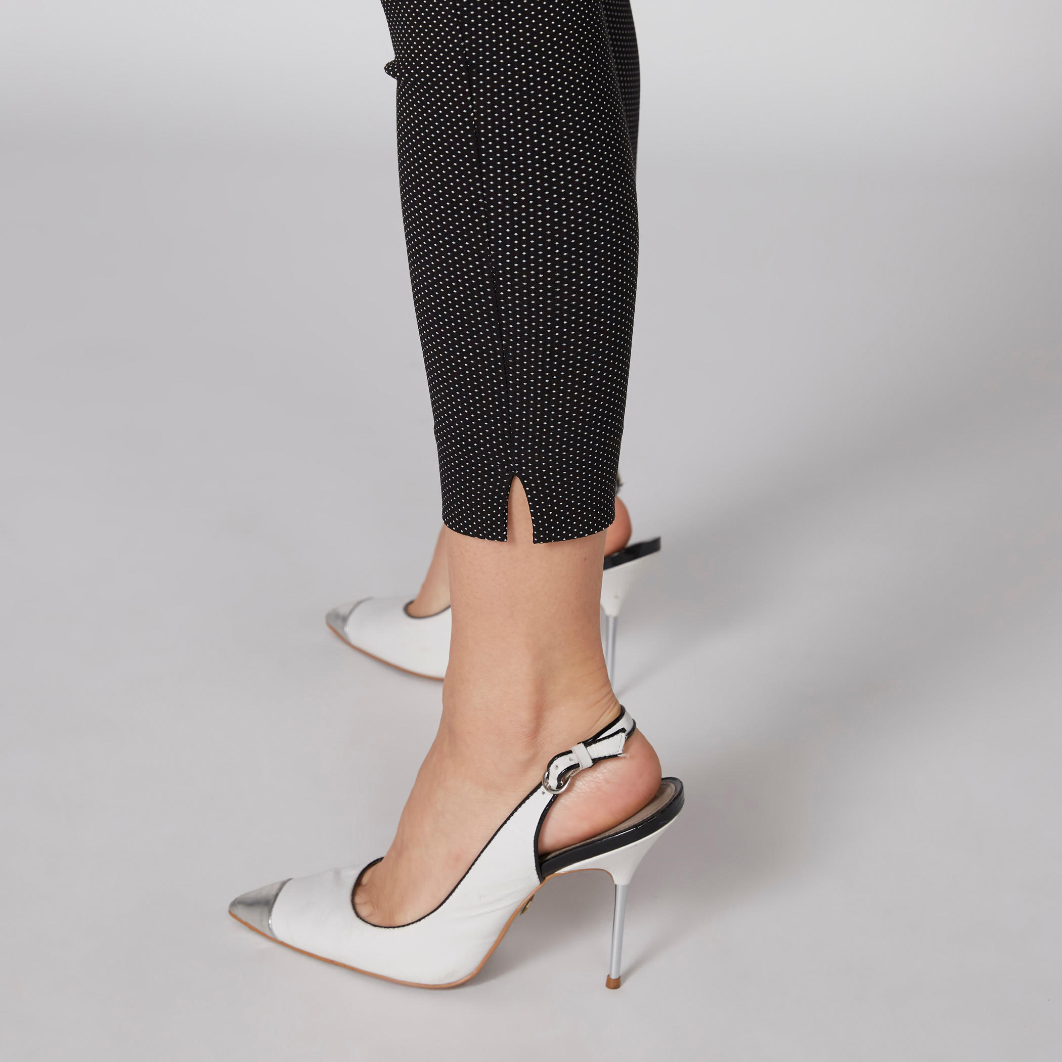 بنطال طويل بقصّة ضيّقة وسحاب إغلاق وفتحة وطبعات-women-clothing-bottoms-leggings-image-4