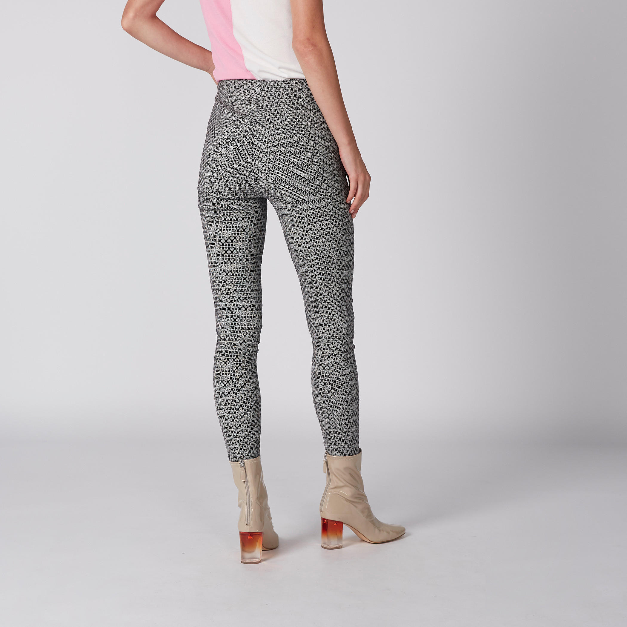 بنطال بطبعات وخصر مطّاطي-women-clothing-bottoms-trousers-image-4
