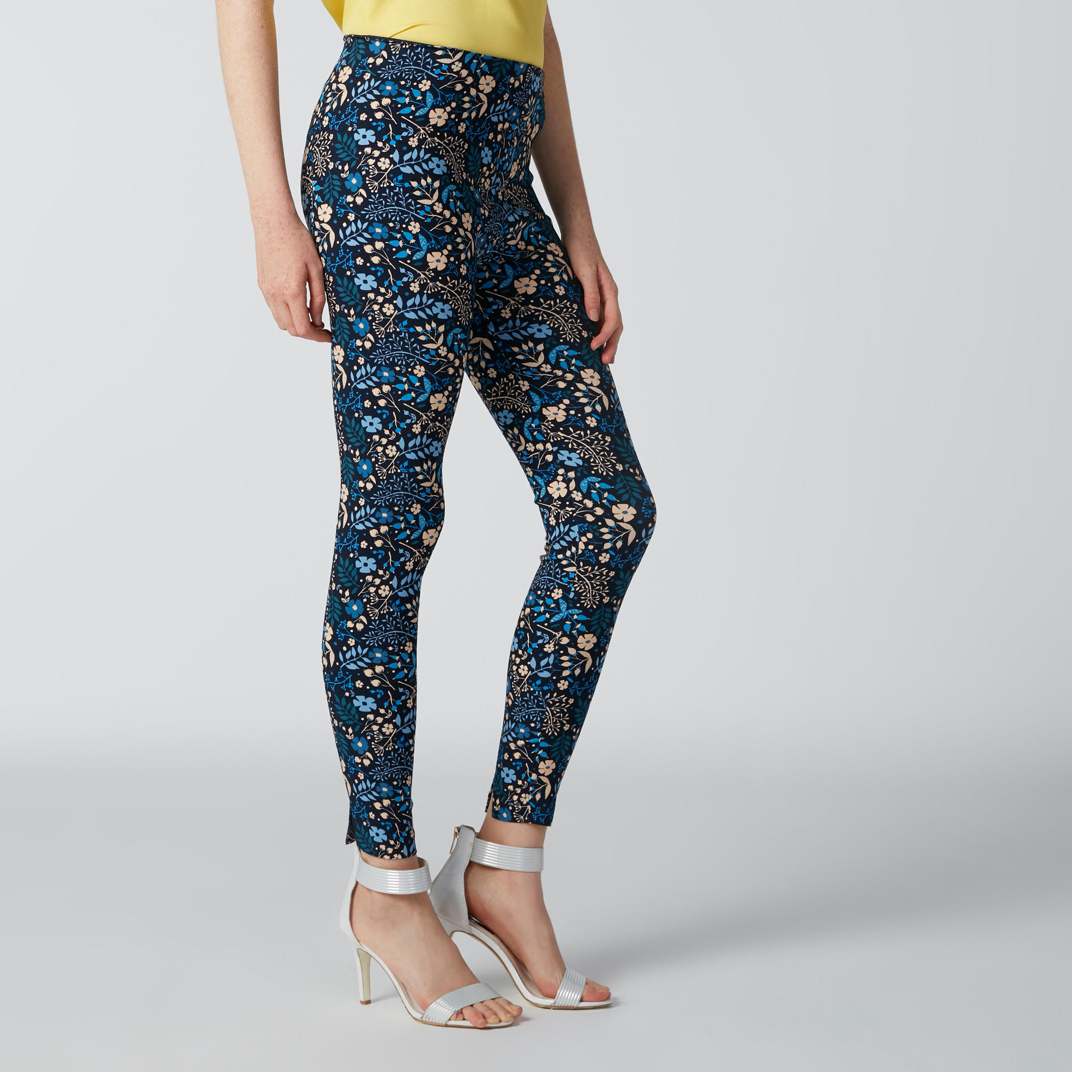 بنطال عالي الخصر بطبعات وقصّة سكيني وخصر مطاطي-women-clothing-bottoms-trousers-image-1