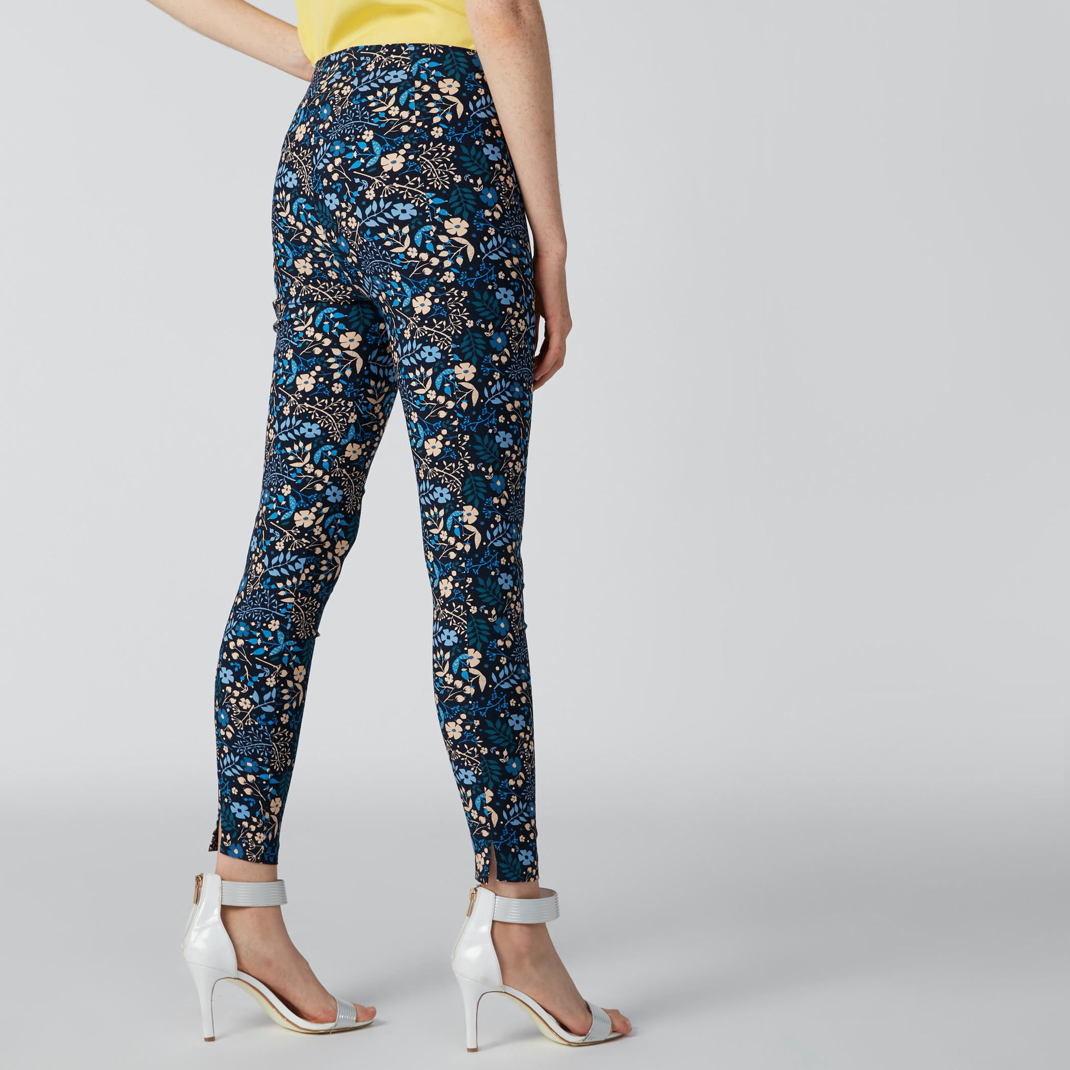 بنطال عالي الخصر بطبعات وقصّة سكيني وخصر مطاطي-women-clothing-bottoms-trousers-image-2