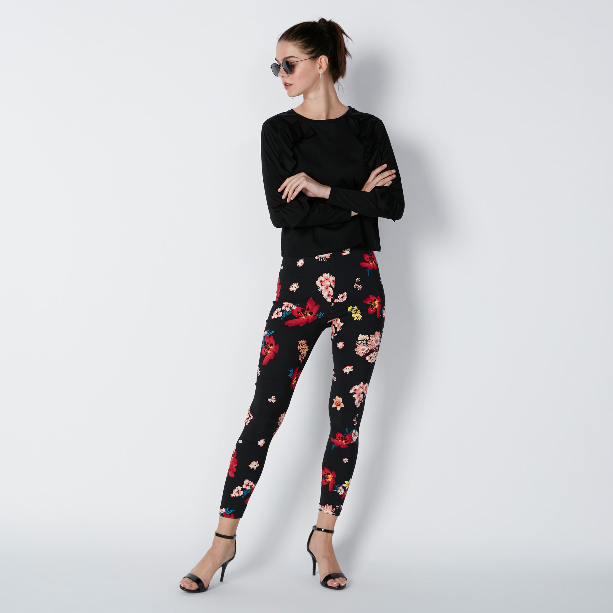 بنطال بقصّة ضيّقة  وطبعات أزهار-women-clothing-bottoms-leggings-image-1