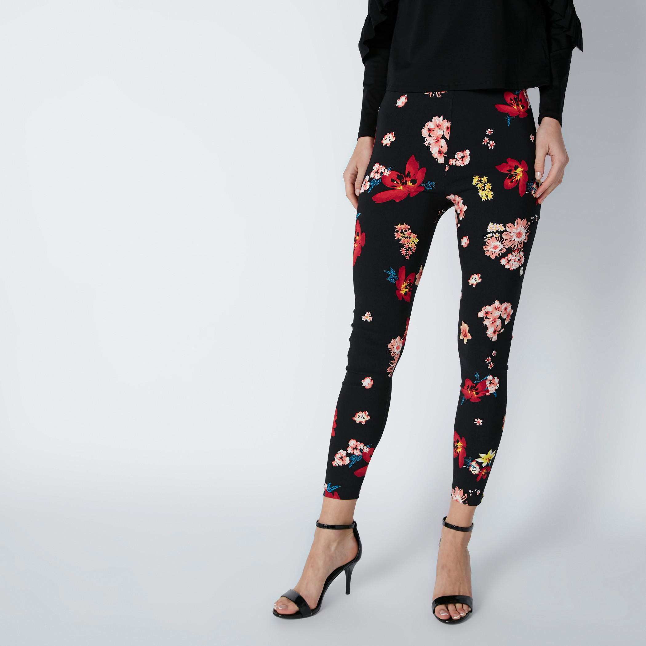 بنطال بقصّة ضيّقة  وطبعات أزهار-women-clothing-bottoms-leggings-image-3
