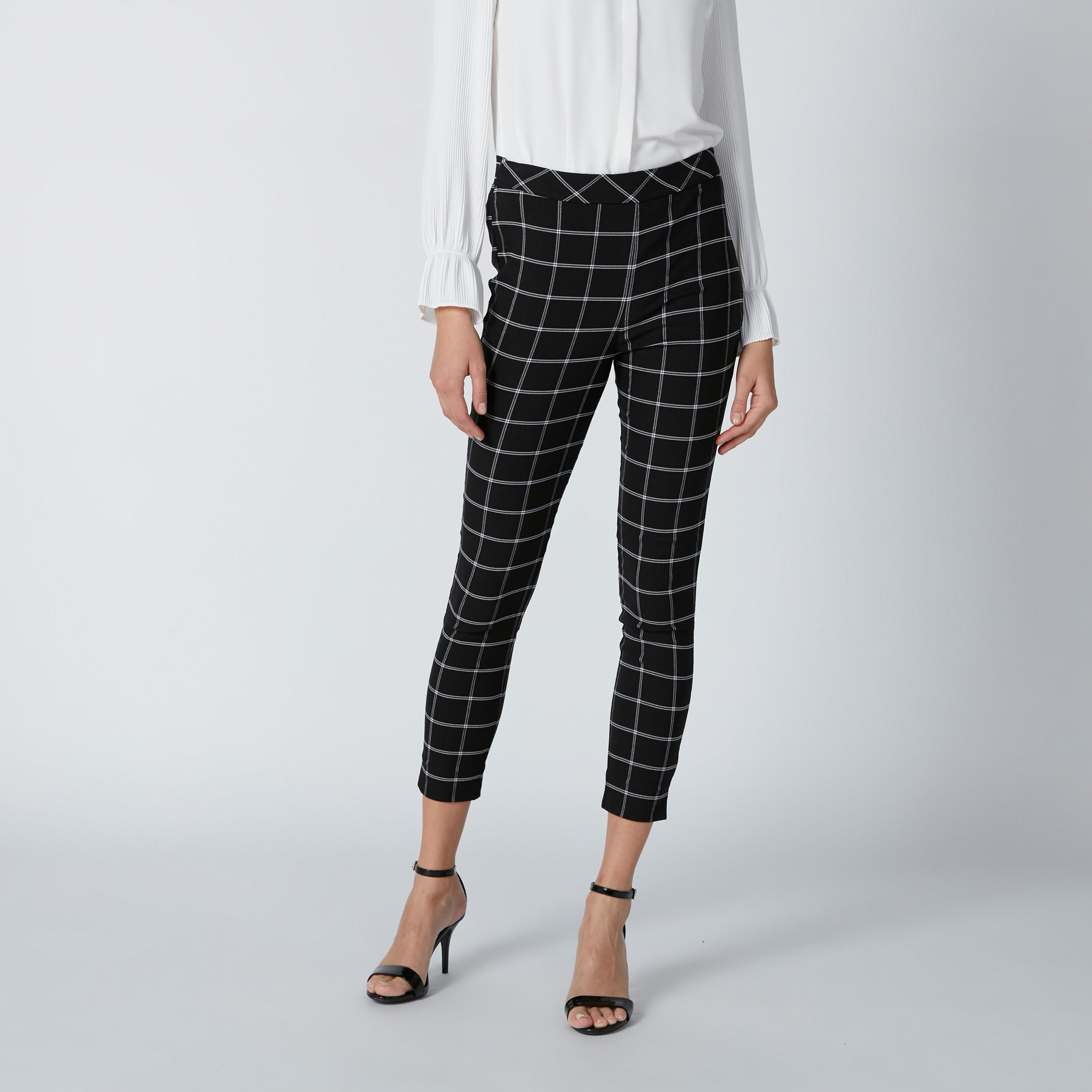 بنطال قصير كاروهات بخصر مطّاطي-women-clothing-bottoms-trousers-image-3