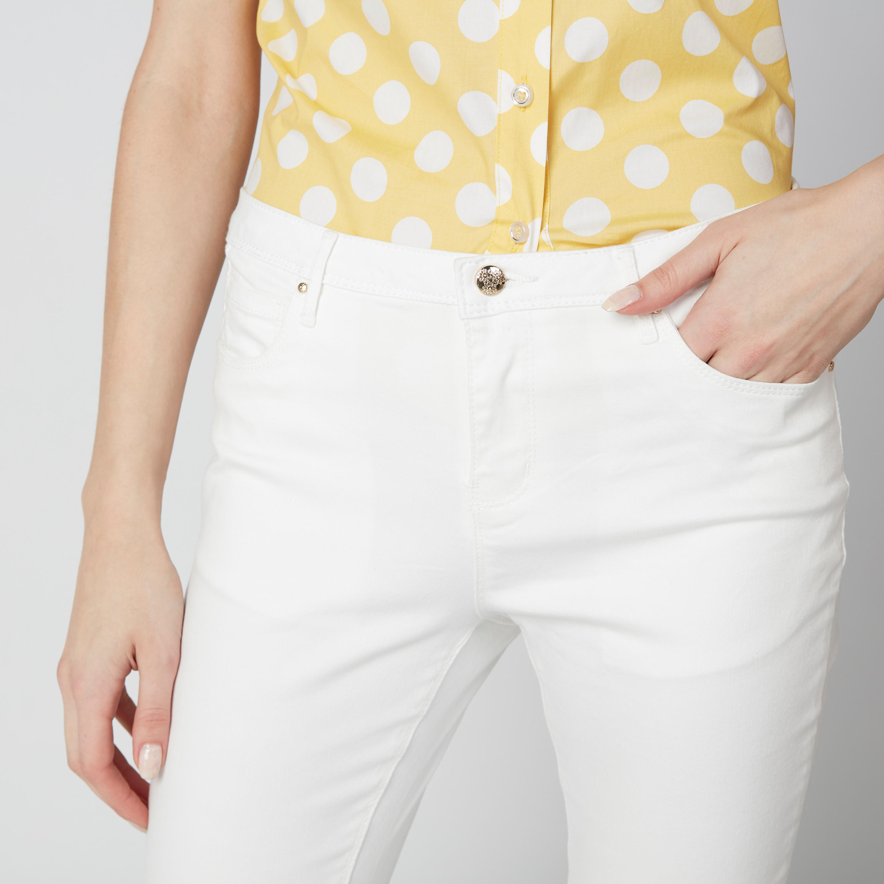 بنطال شينو بخصر متوسط الارتفاع وجيوب-women-clothing-bottoms-trousers-image-20