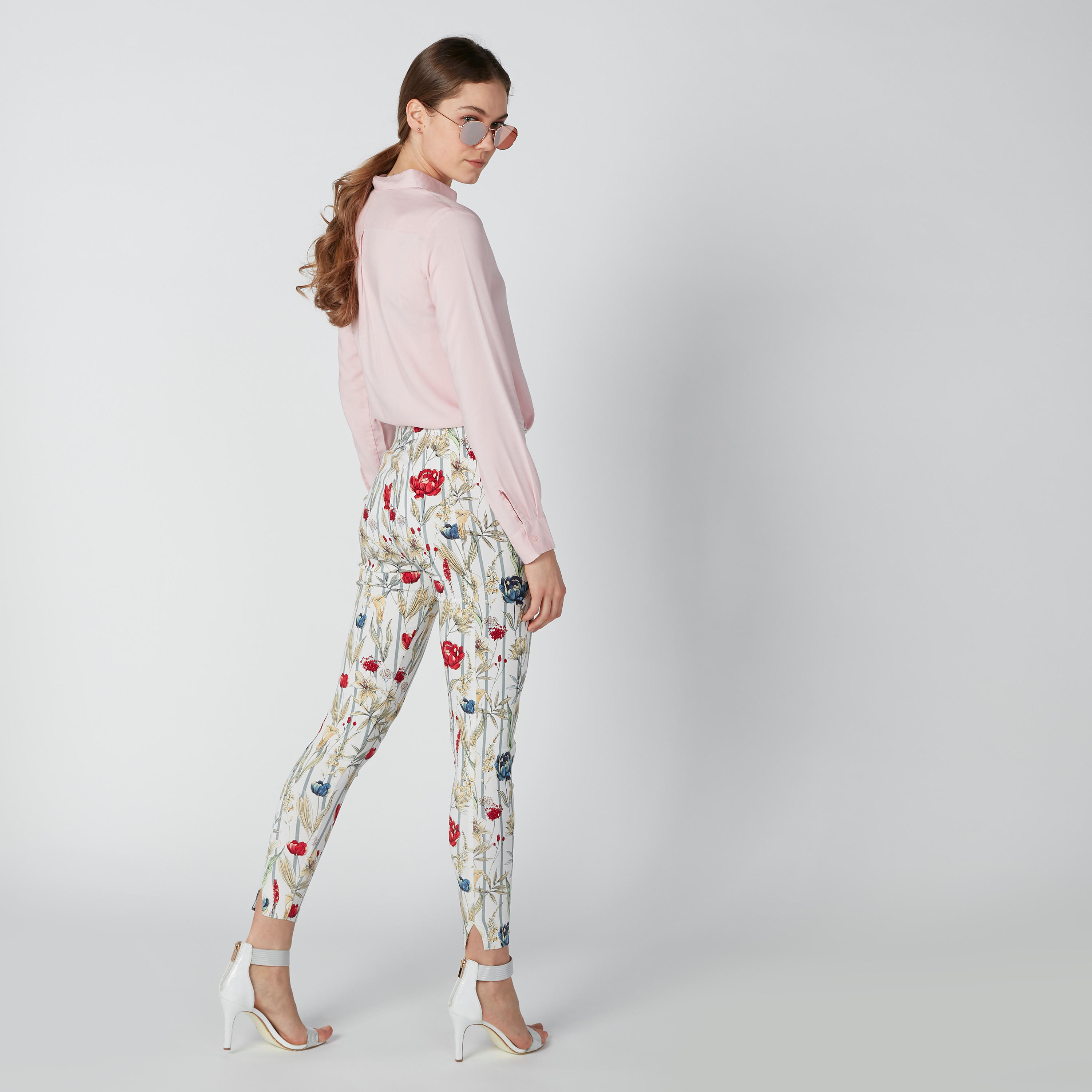 بنطال ليقنز بقصّة سكيني وخصر متوسط الارتفاع وفتحات وطبعات-women-clothing-bottoms-leggings-image-2