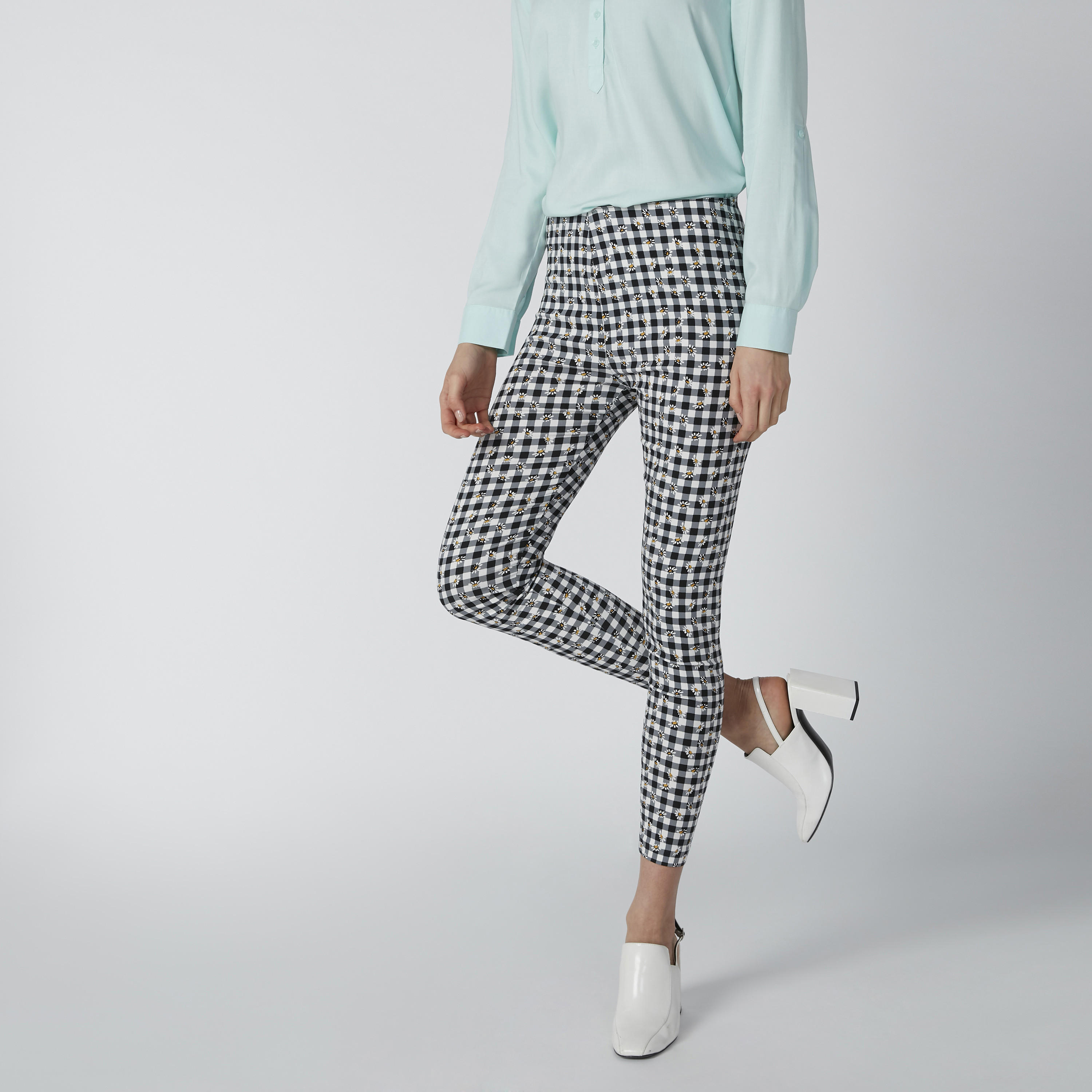 بنطال ليقنز بقصّة سكيني وخصر مطّاطي وطبعات-women-clothing-bottoms-leggings-image-2