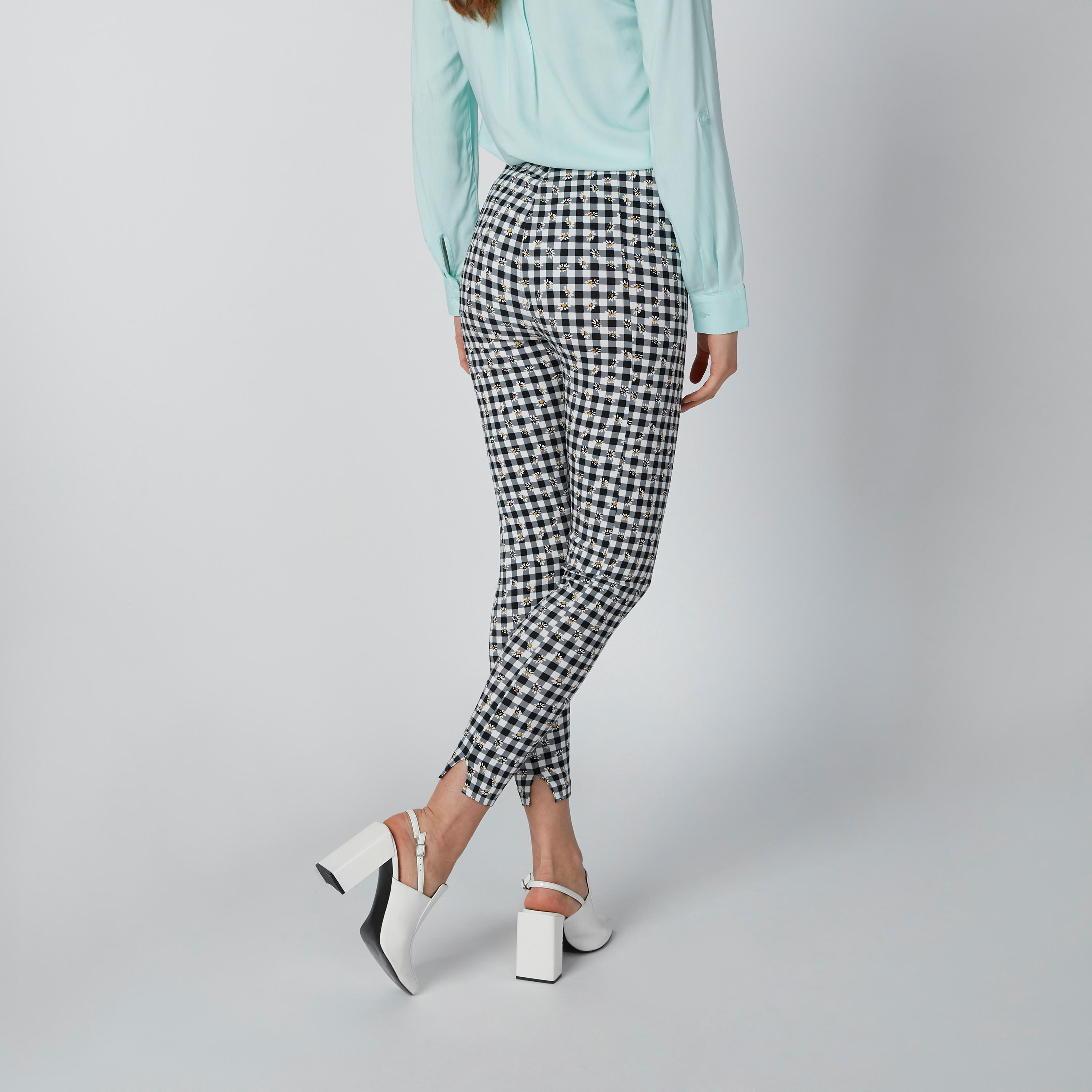 بنطال ليقنز بقصّة سكيني وخصر مطّاطي وطبعات-women-clothing-bottoms-leggings-image-3