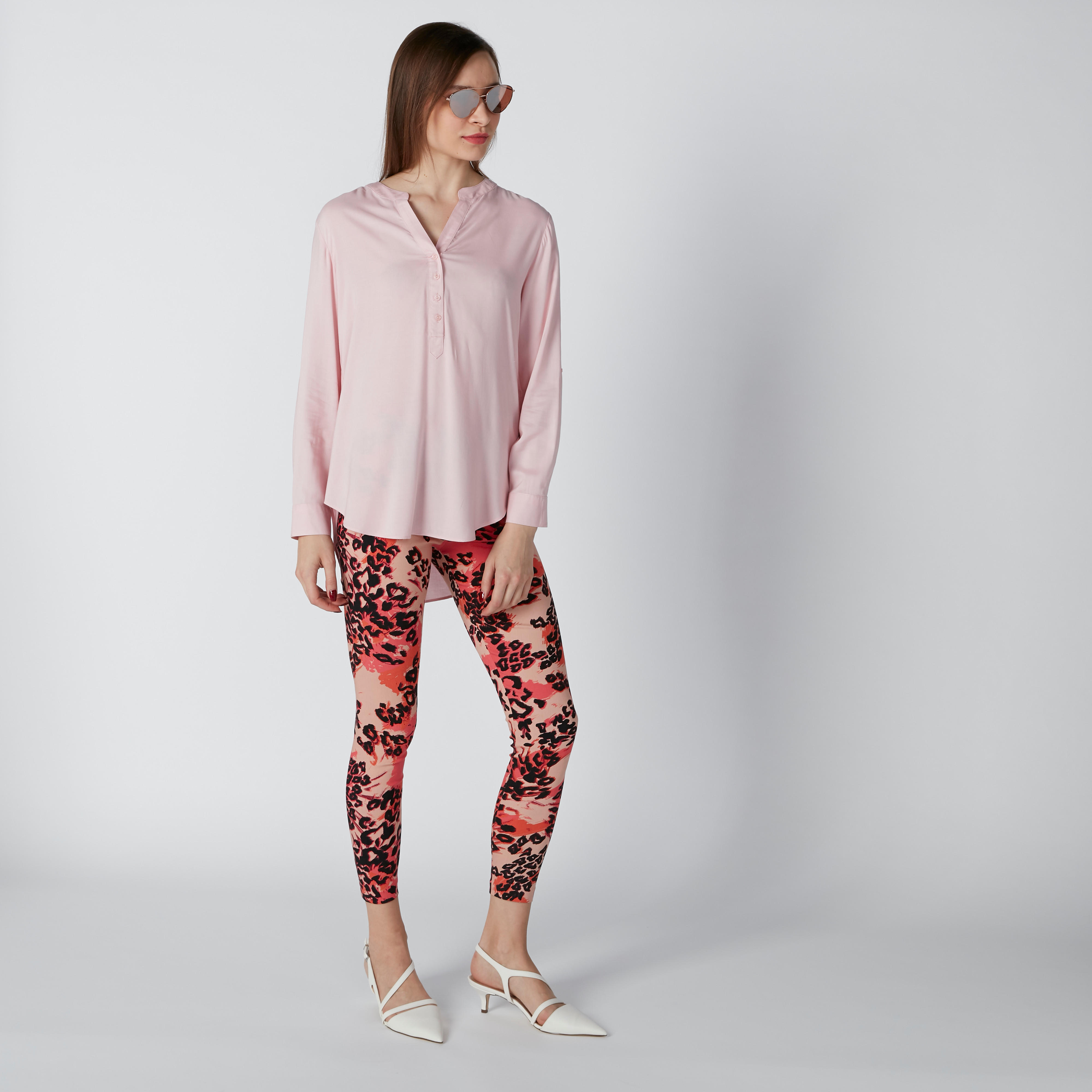 بنطال ليقنز بقصّة سكيني وفتحة وطبعات-women-clothing-bottoms-leggings-image-1