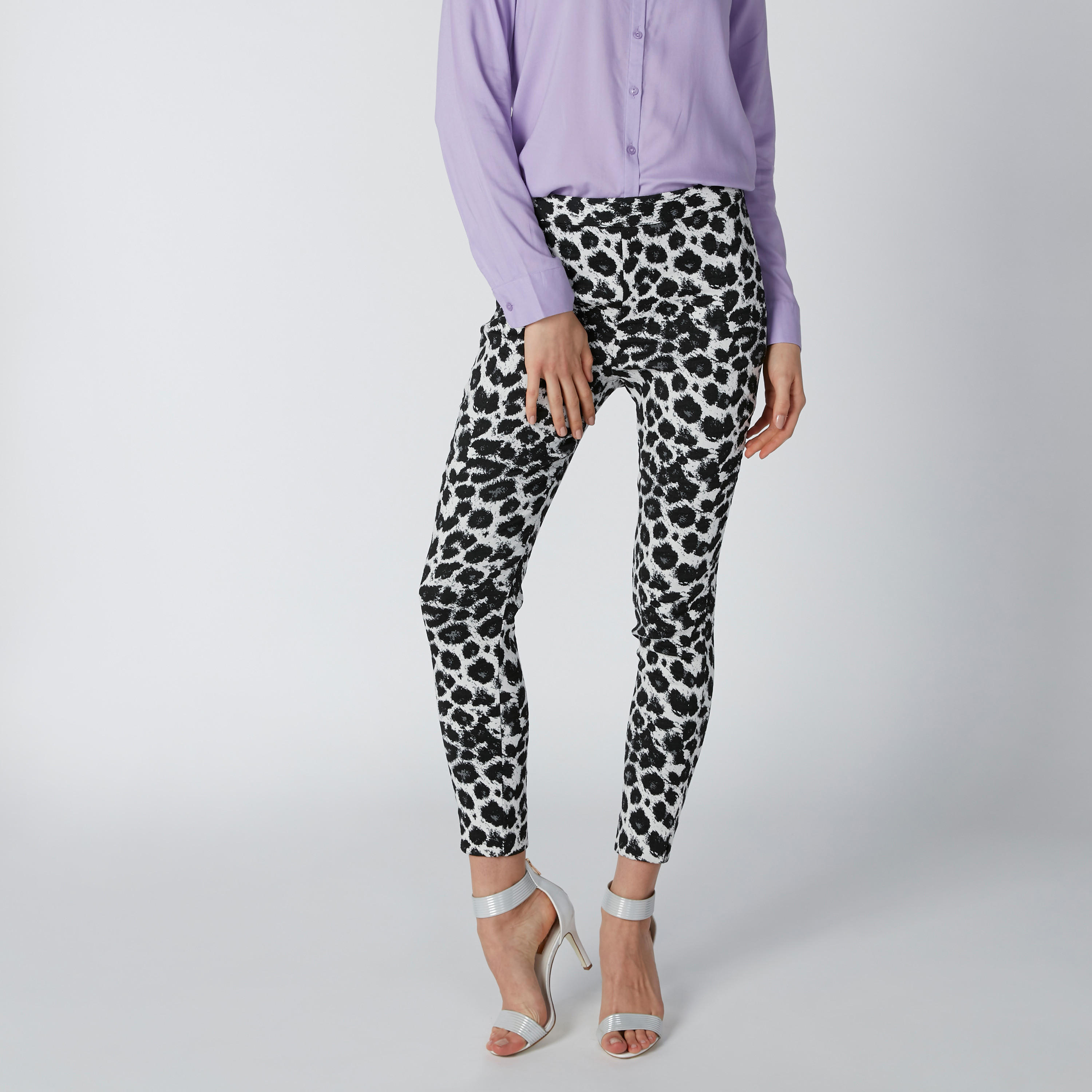 بنطال بخصر مطّاطي متوسط الارتفاع وطبعات حيوانات-women-clothing-bottoms-trousers-image-2