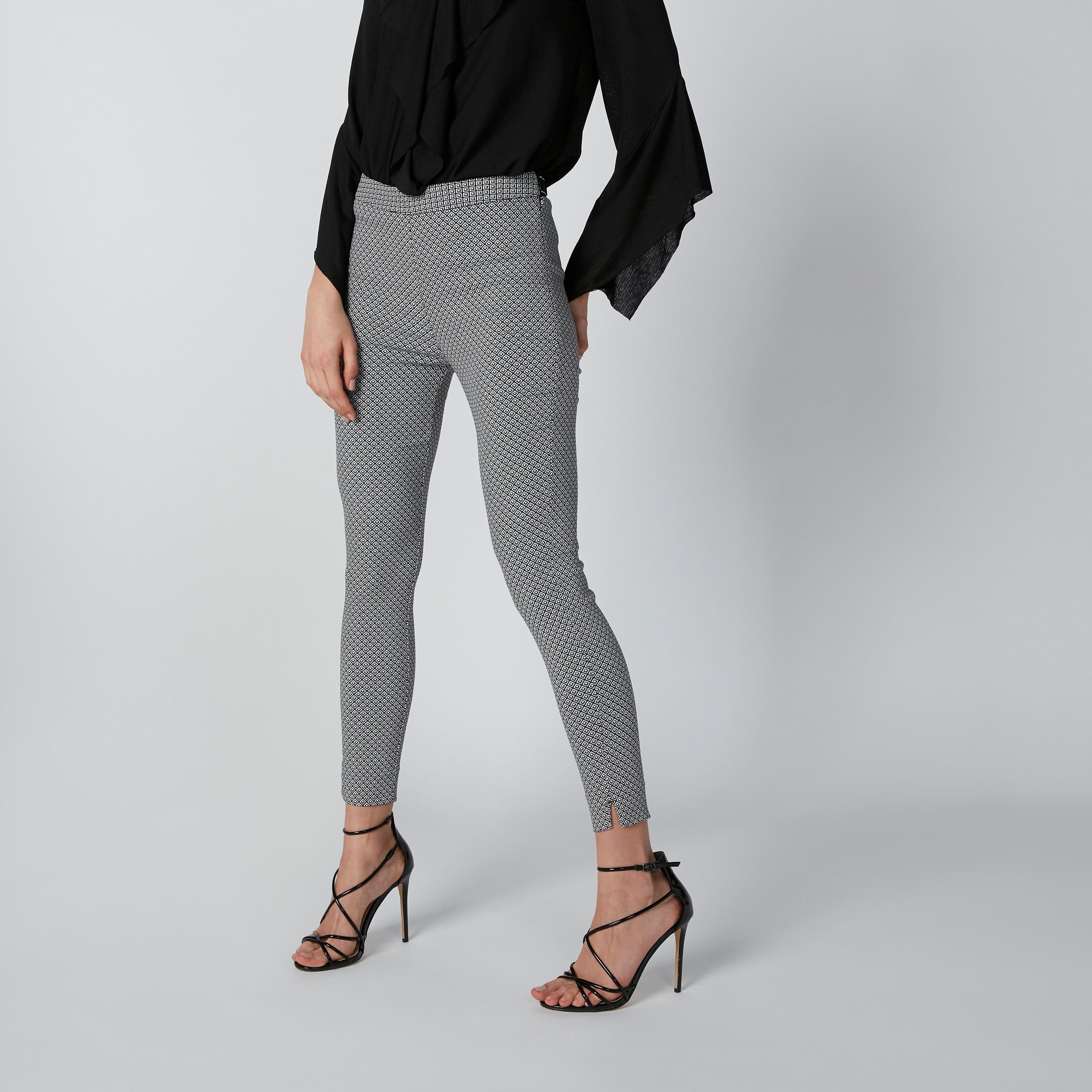 بنطال بخصر مطّاطي متوسط الارتفاع وطبعات-women-clothing-bottoms-trousers-image-4