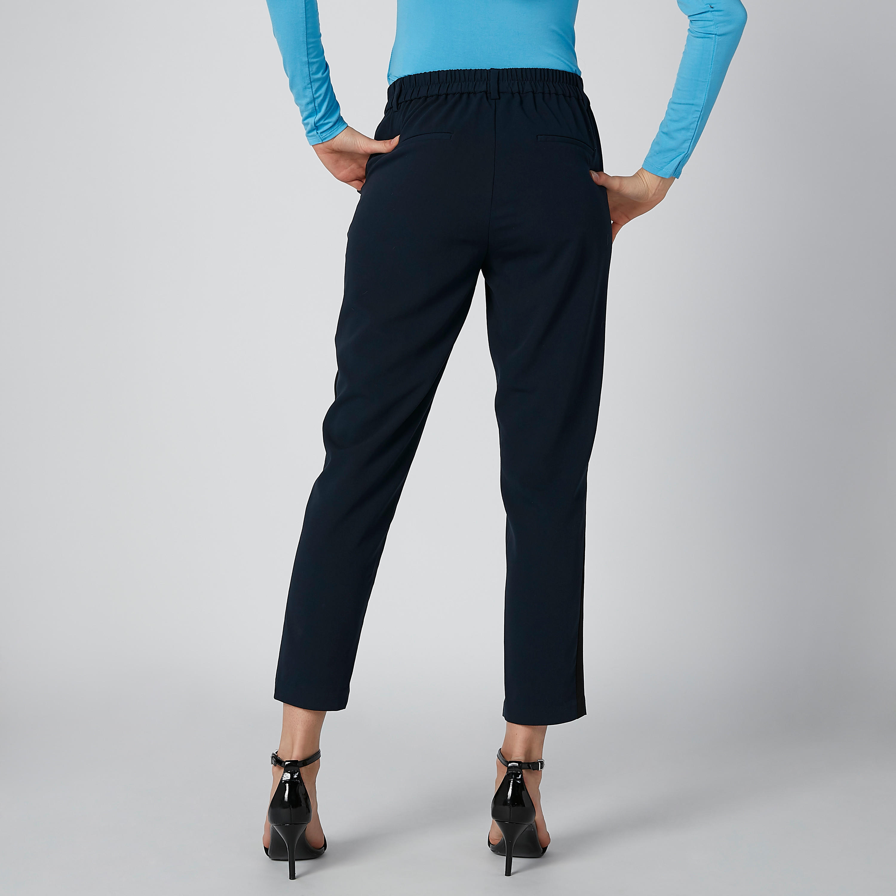 بنطال تشينو بقصّة سليم وخصر متوسط الارتفاع وجيوب وشريطة-women-clothing-bottoms-trousers-image-3