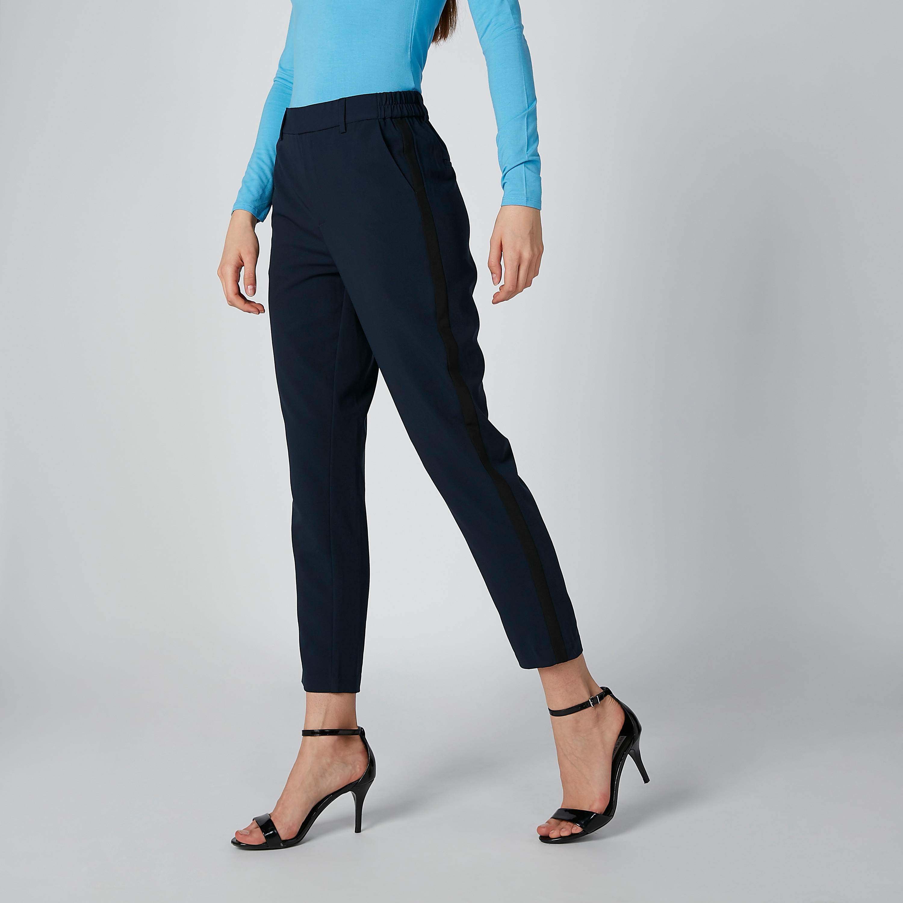 بنطال تشينو بقصّة سليم وخصر متوسط الارتفاع وجيوب وشريطة-women-clothing-bottoms-trousers-image-4