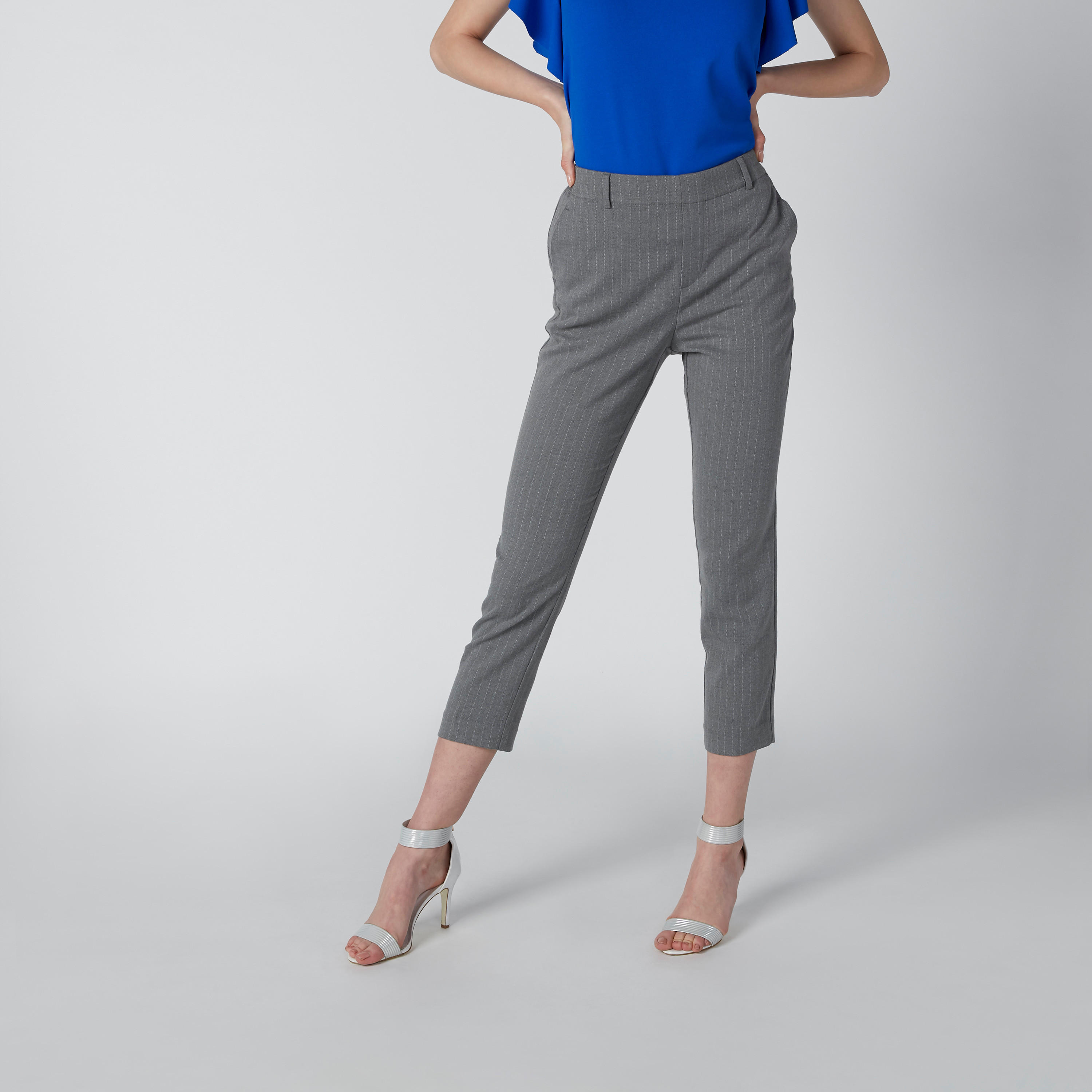 بنطال قصير مقلّم بجيوب-women-clothing-bottoms-trousers-image-3