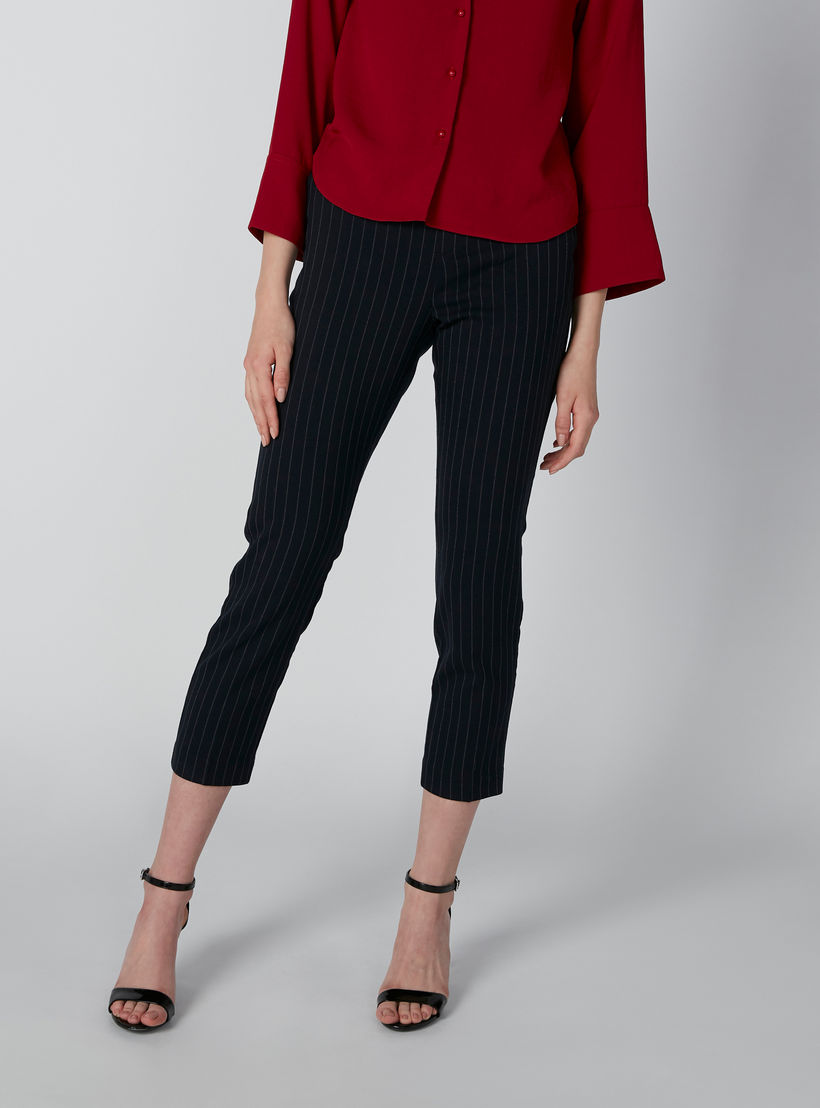 بنطال رسمي قصير مقلّم بجيوب-women-clothing-bottoms-trousers-image-5