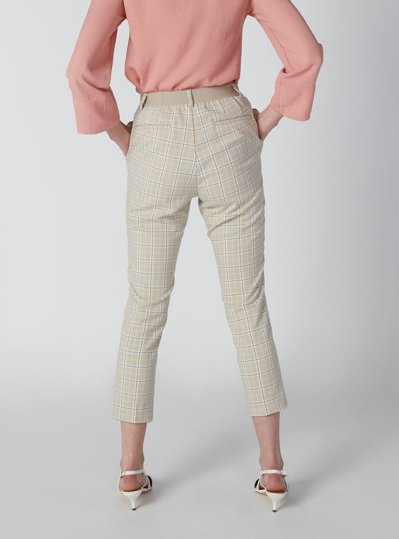 بنطال كاروهات قصير بجيوب-women-clothing-bottoms-trousers-image-4