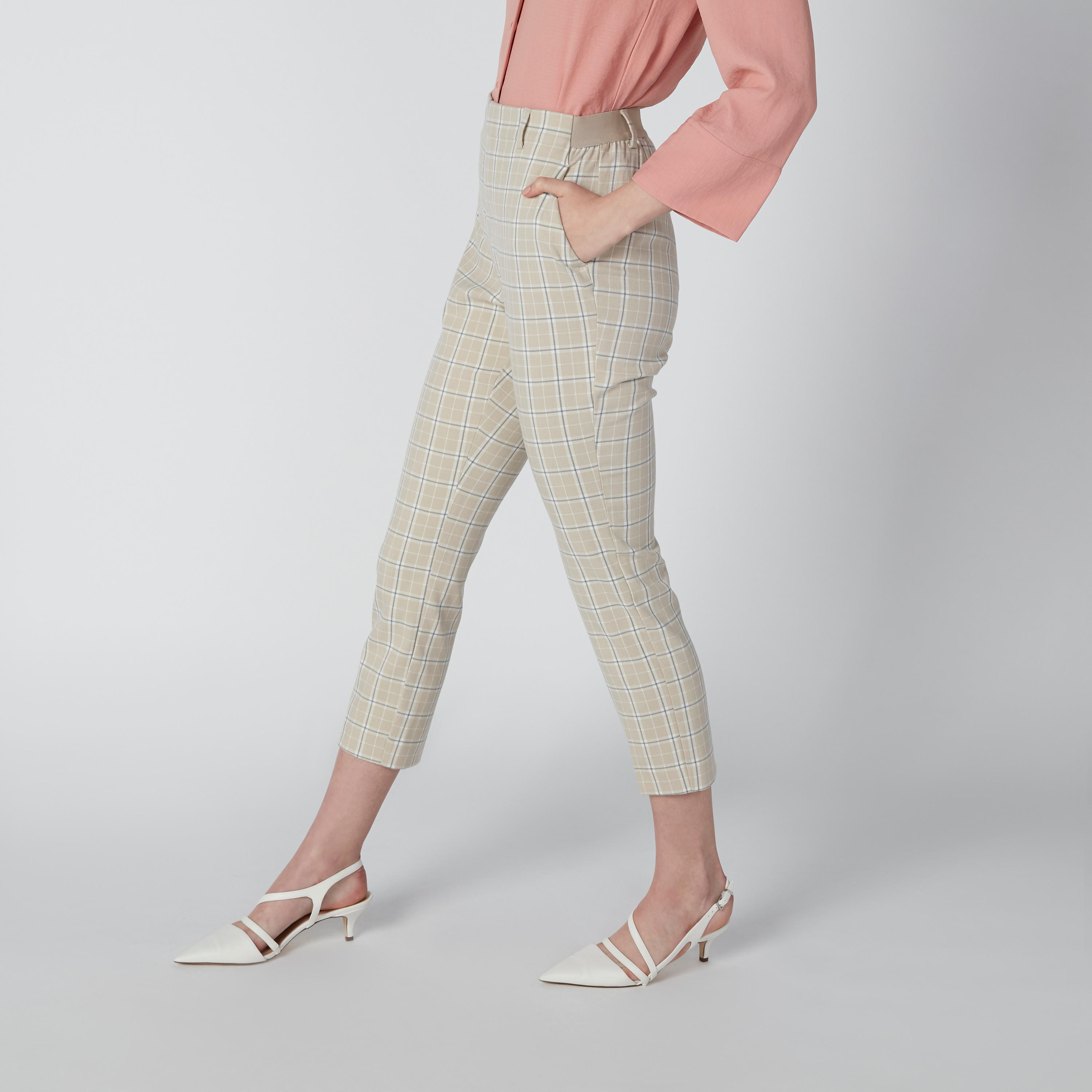 بنطال كاروهات قصير بجيوب-women-clothing-bottoms-trousers-image-3